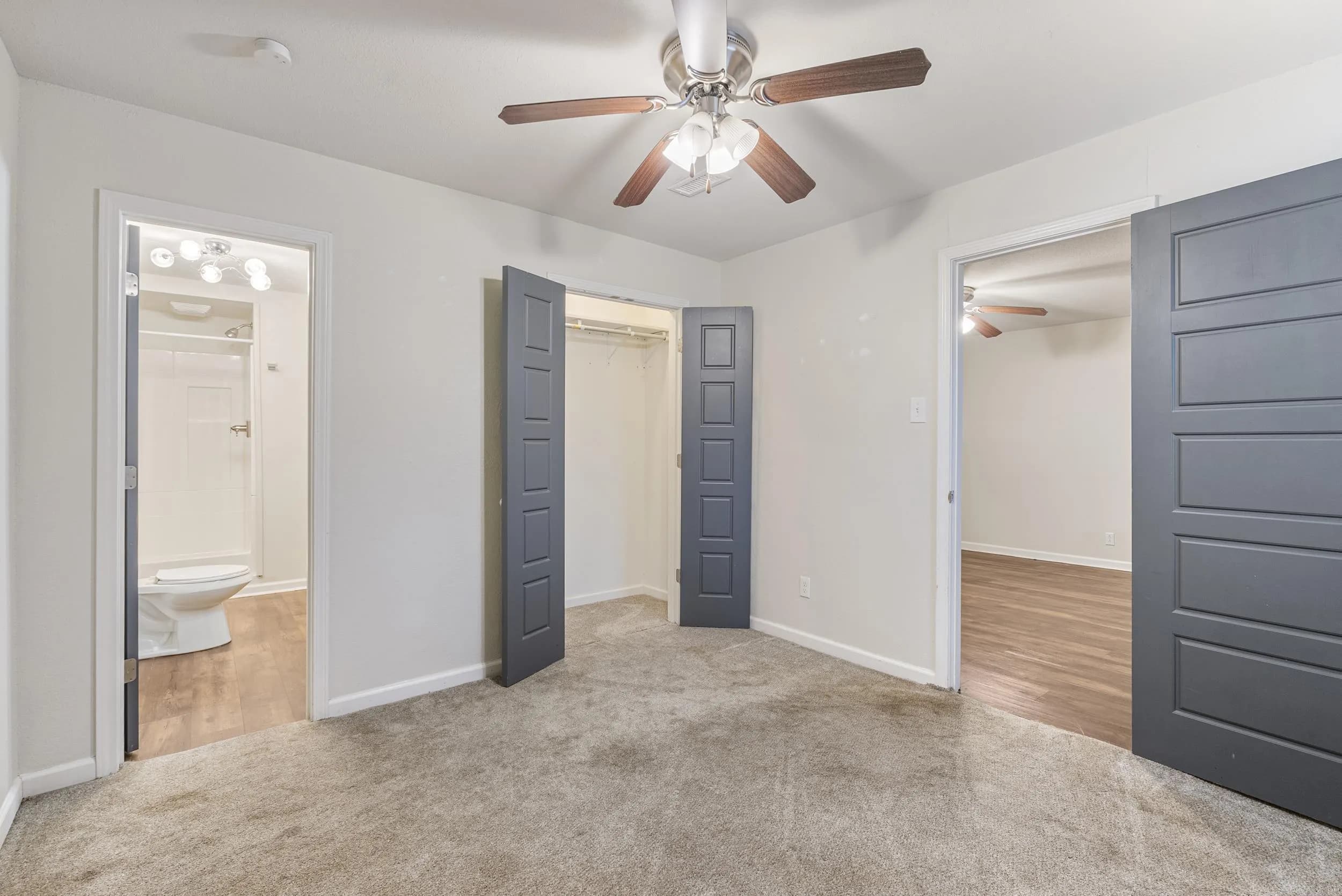 Property at 102  Pin oak cove - Image 24