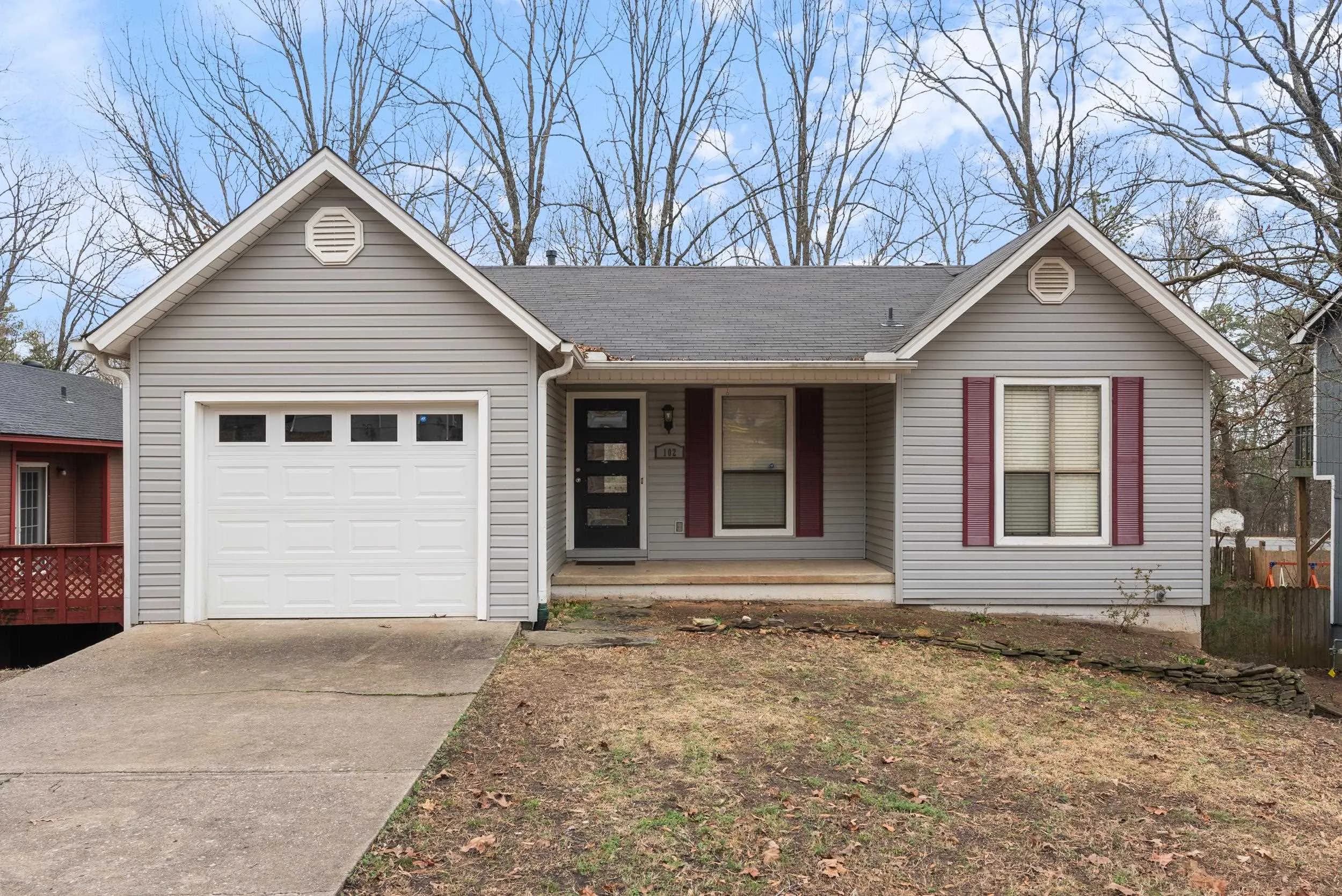Property at 102  Pin oak cove - Image 1
