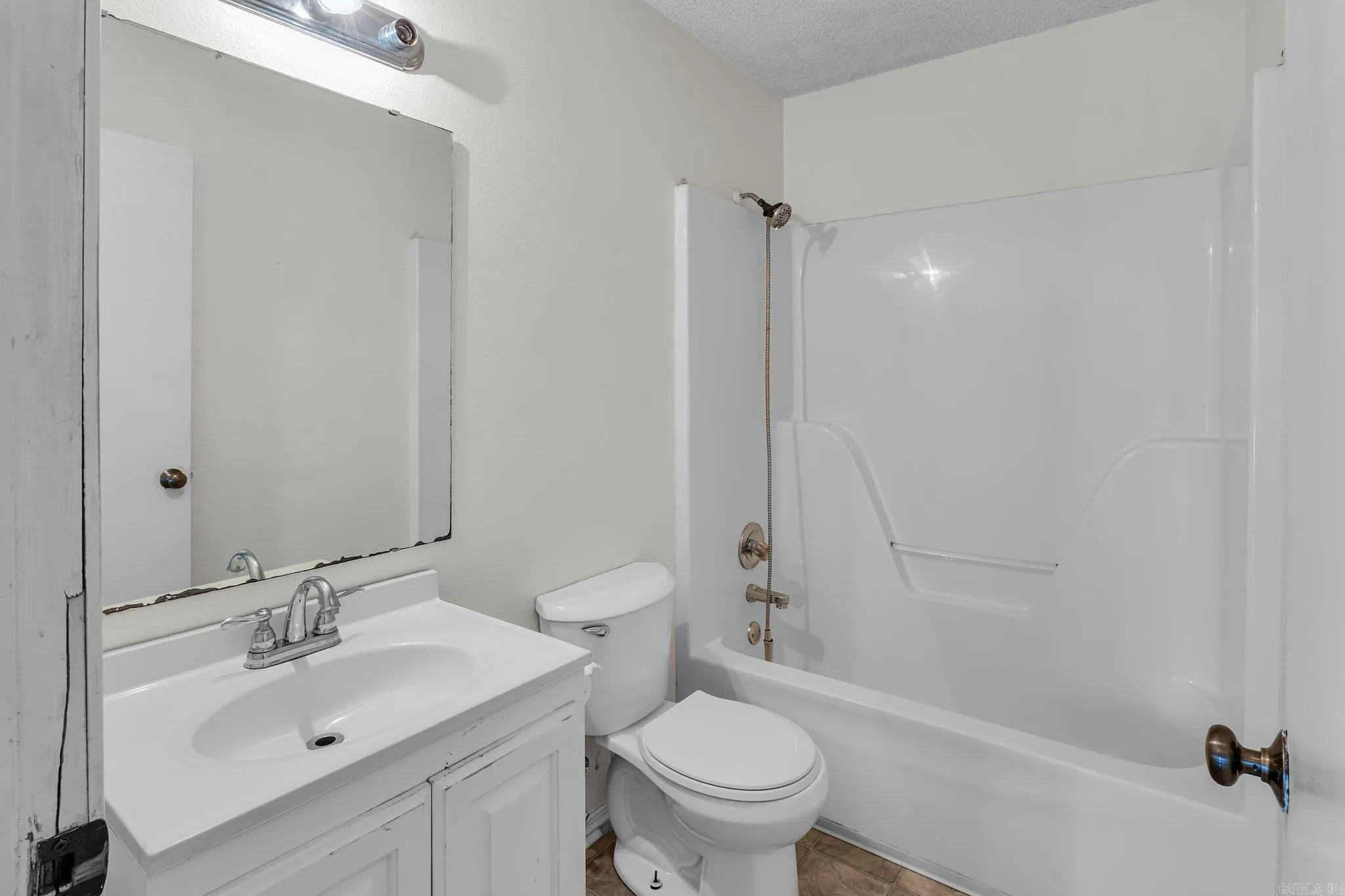 Property at 102  Kevin - Image 12
