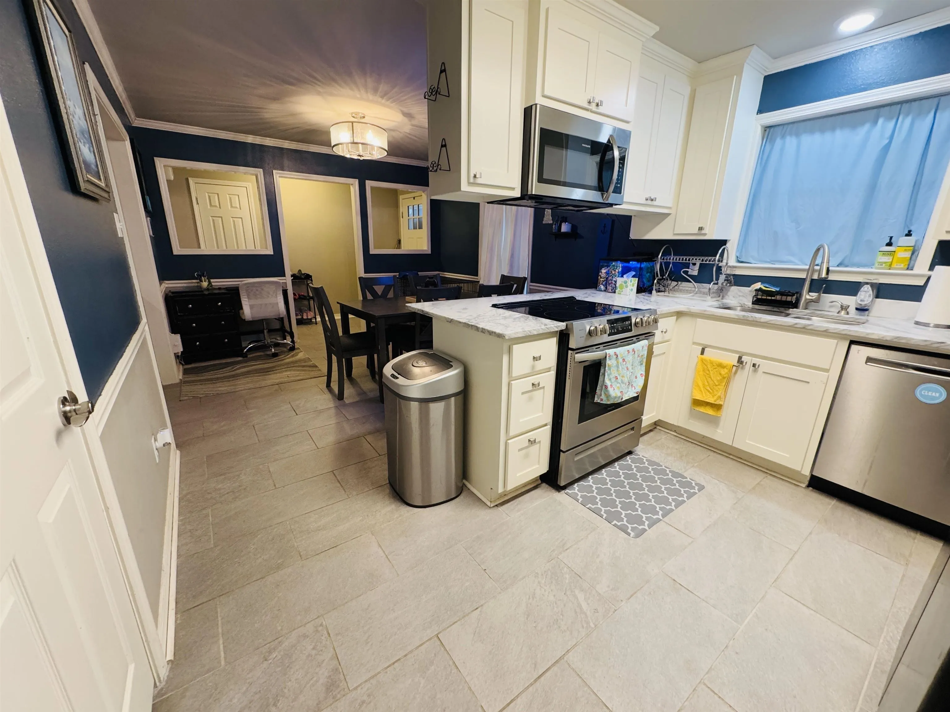 Property at 502  Southaven - Image 10