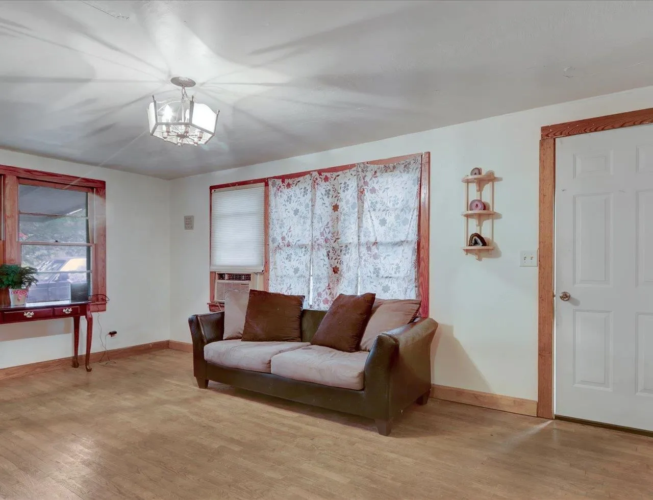 Property at 110  Gibbs - Image 4