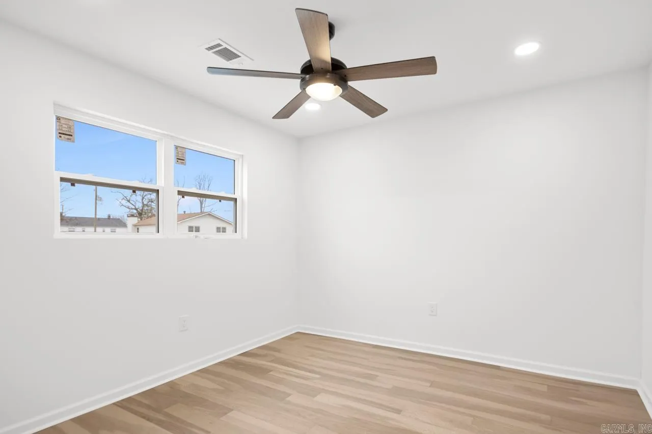 Property at 7  Pleasant - Image 25