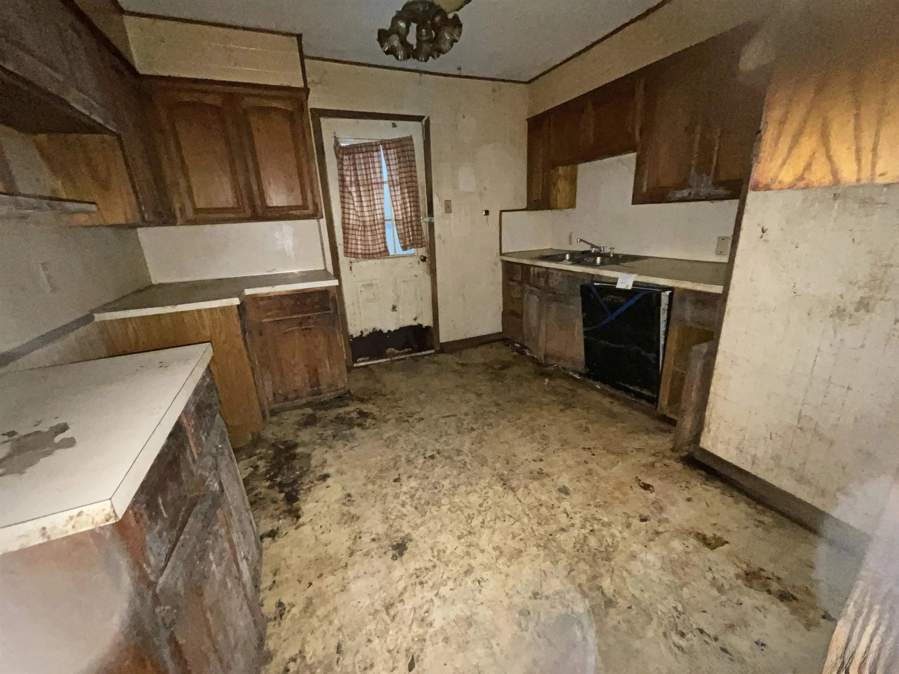 Property at 115 E Avenue h - Image 4