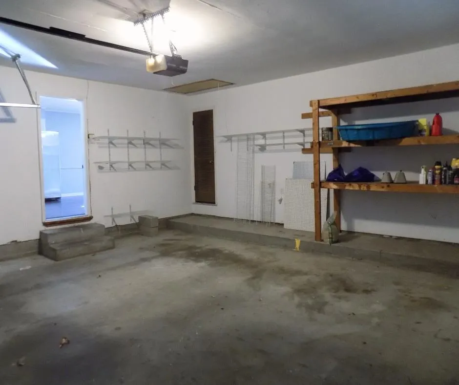 Property at 12904  Morrison - Image 24