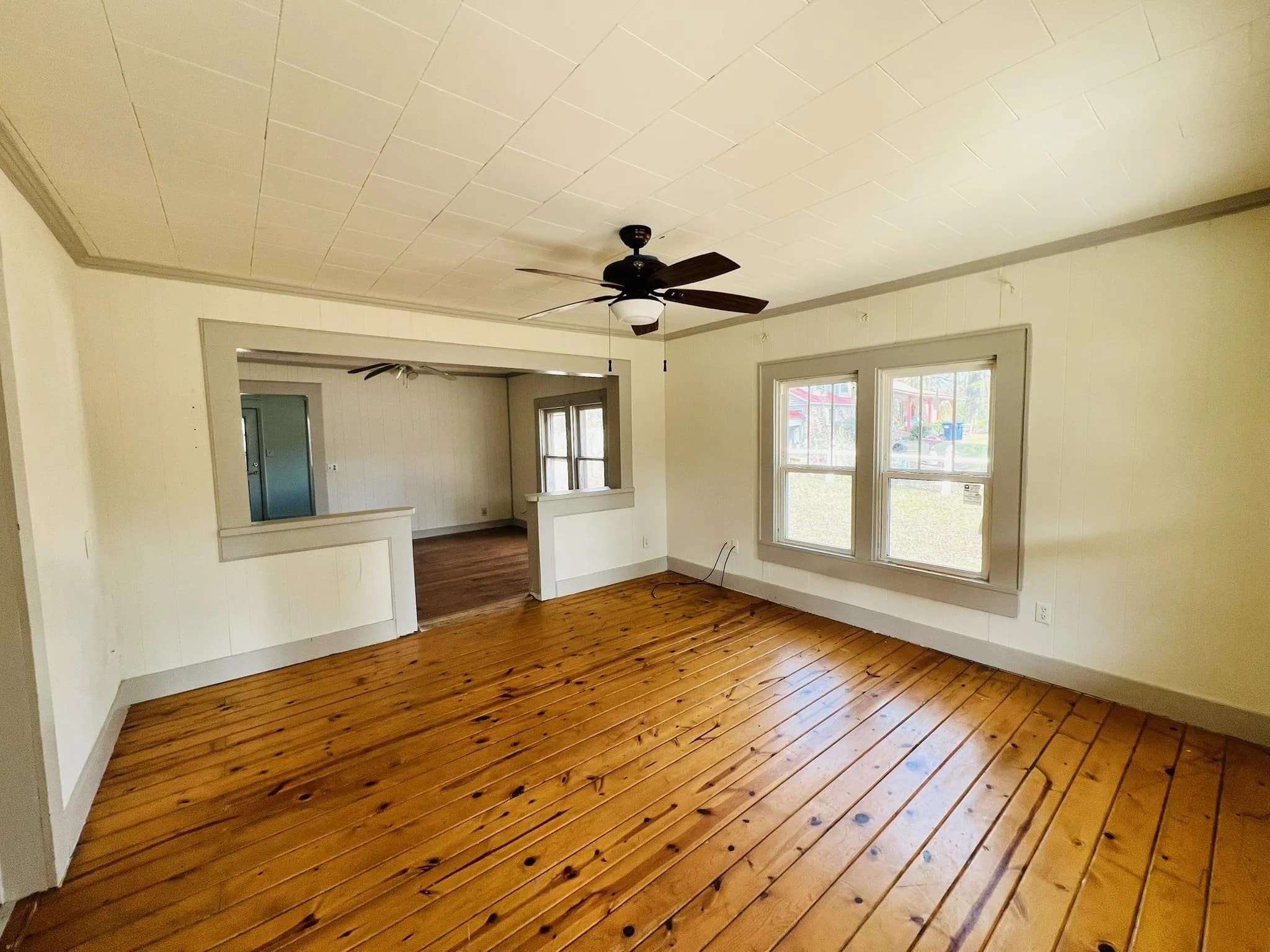 Property at 3974  Magnolia - Image 4