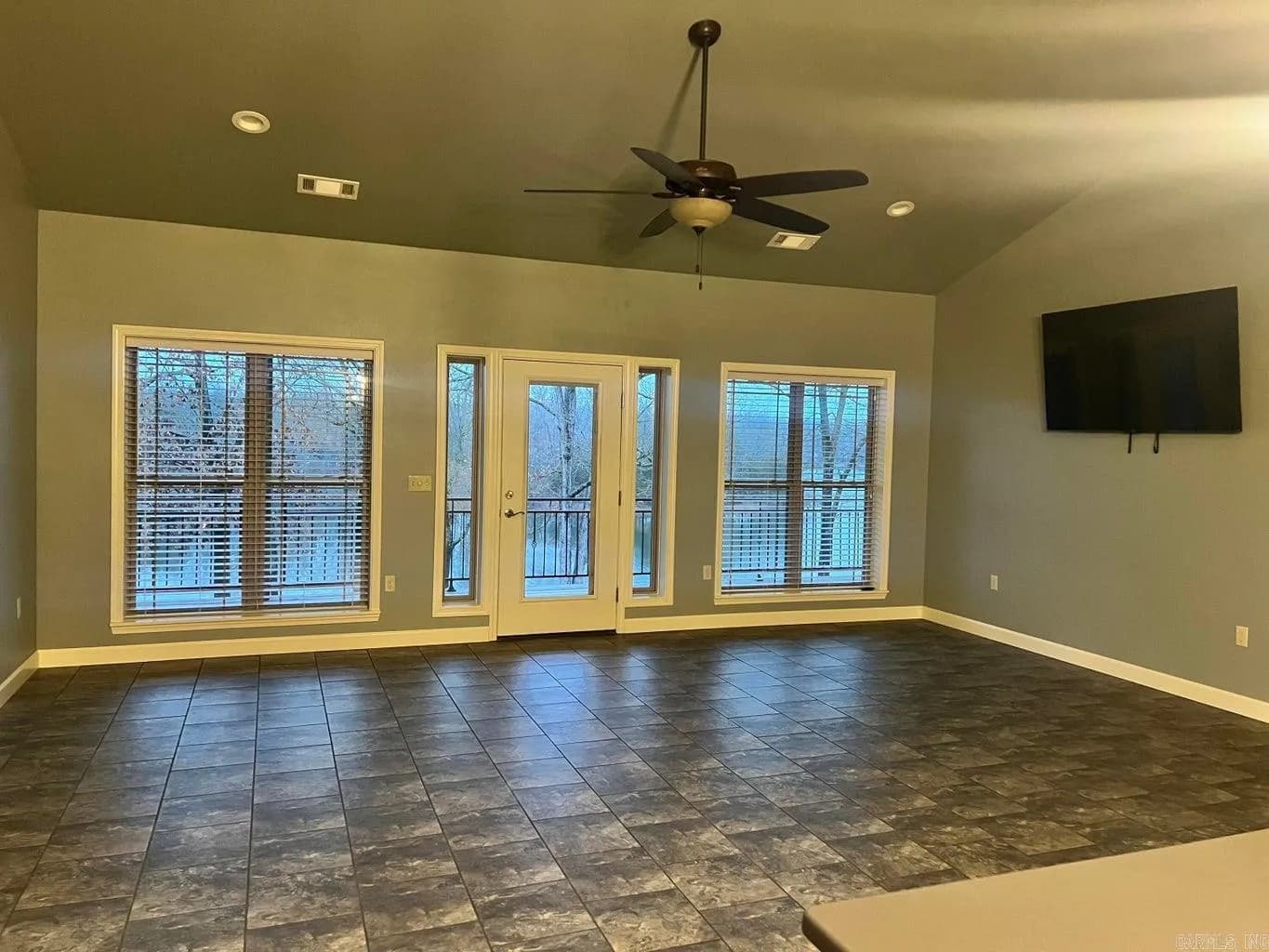 Property at 140  Keith allen - Image 17