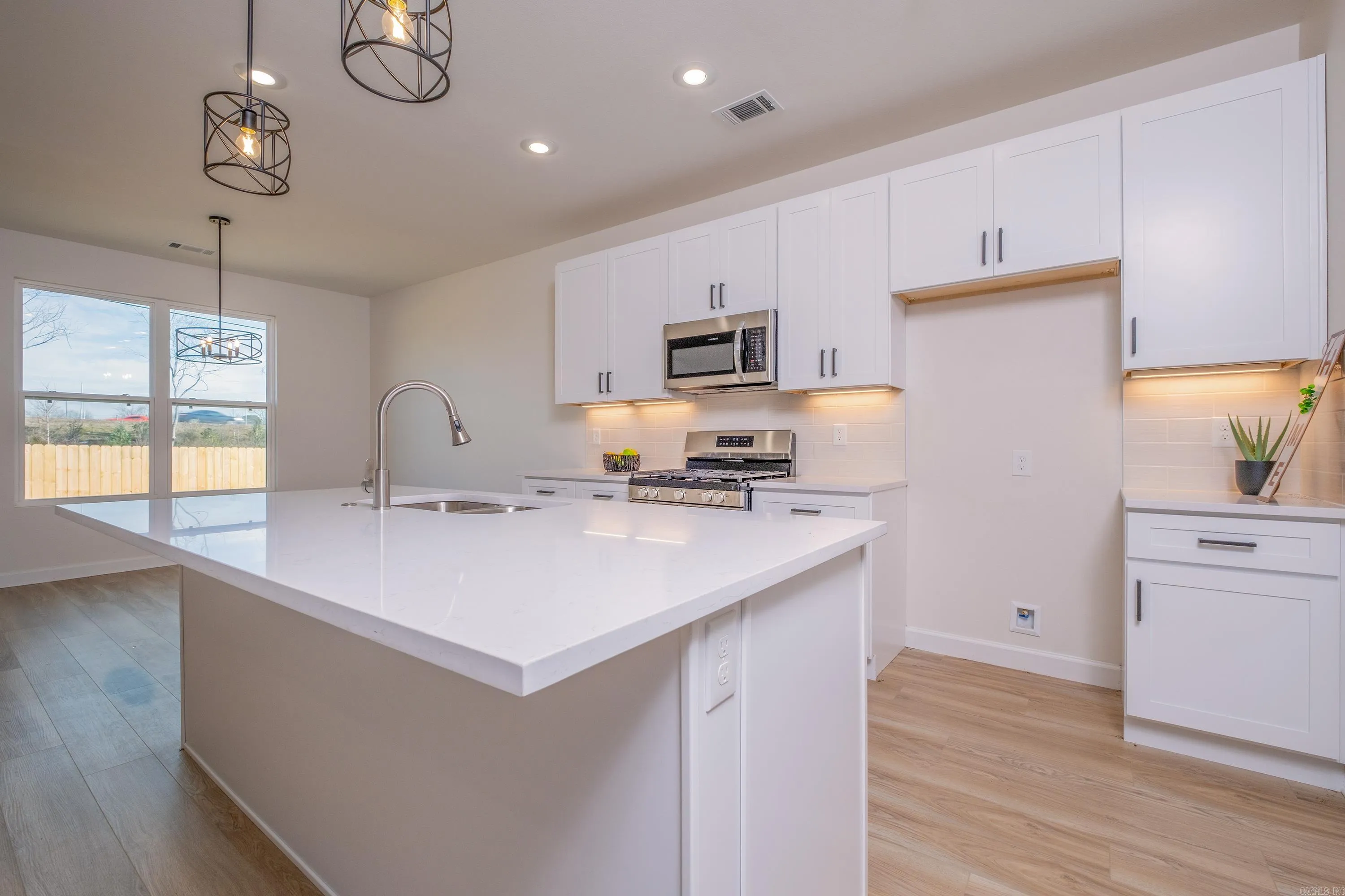 Property at 21  Walnut - Image 10