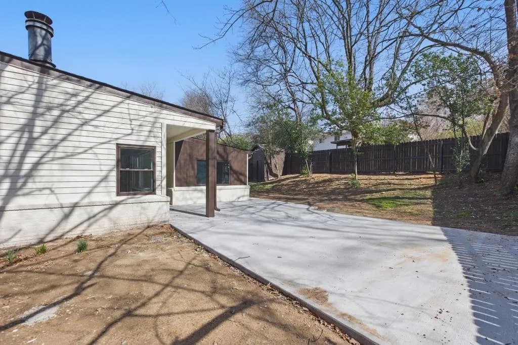 Property at 2801  Circlewood - Image 40