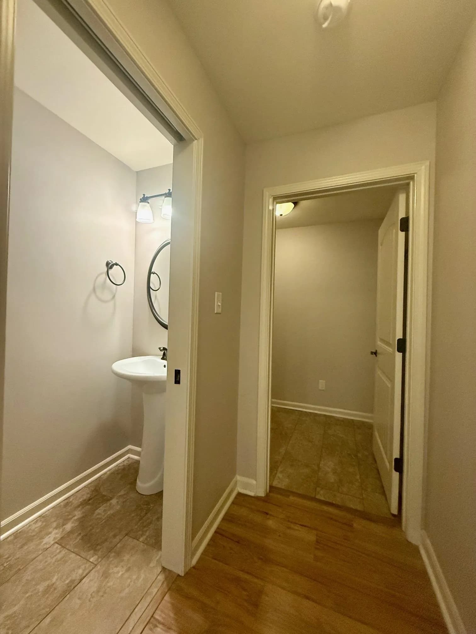 Property at 1406  Hunter wood - Image 23