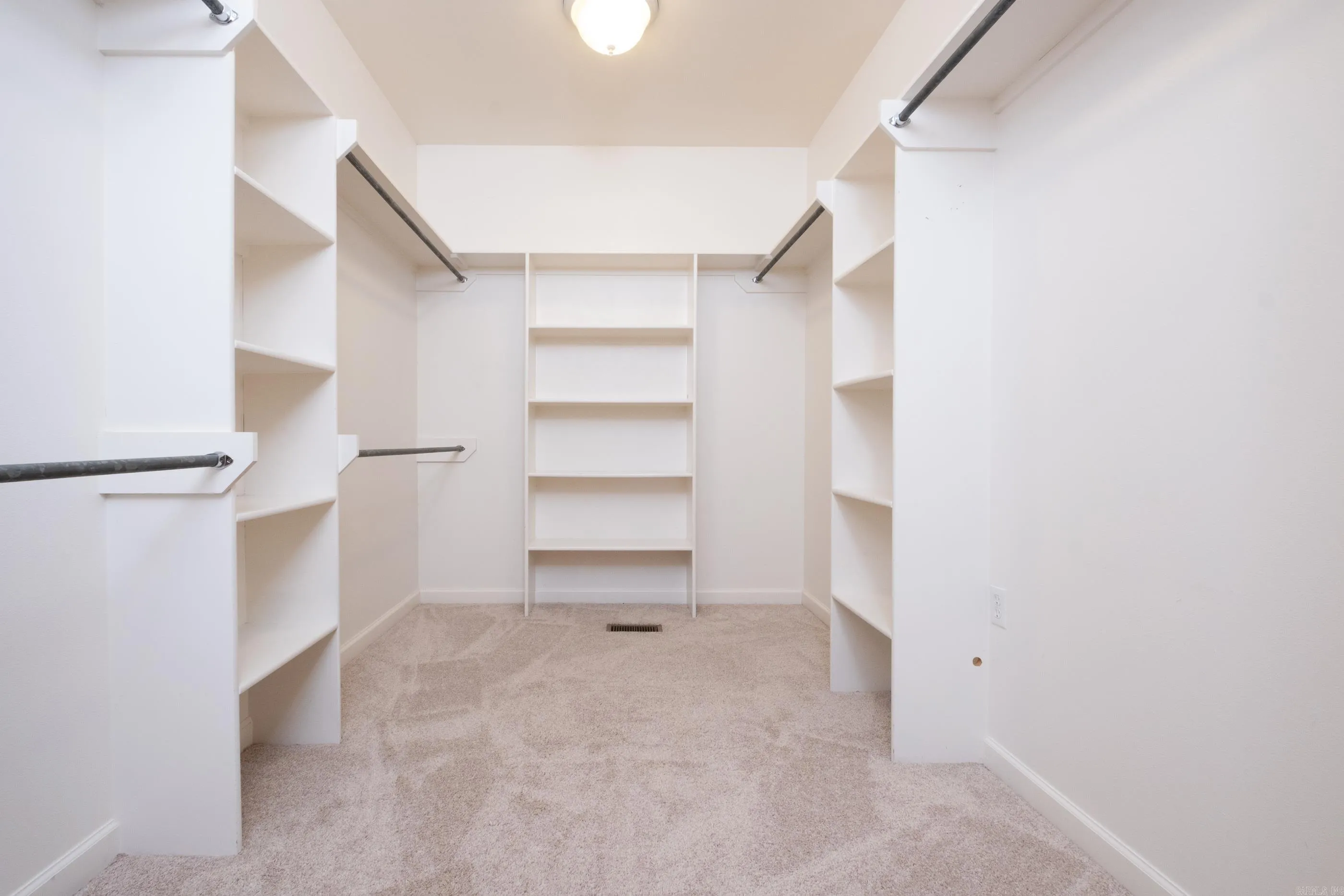 Property at 2813  Overbrook circle - Image 32