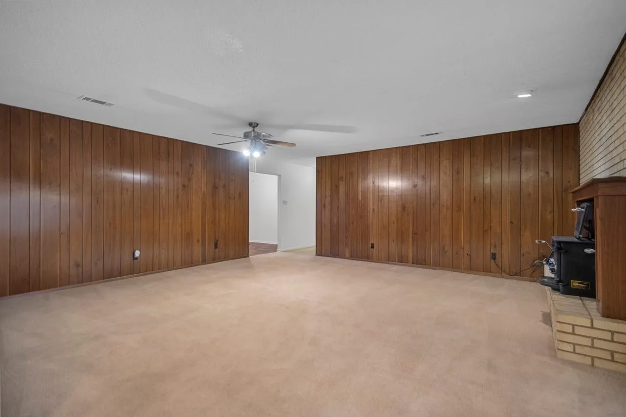 Property at 2520  Fairway - Image 10