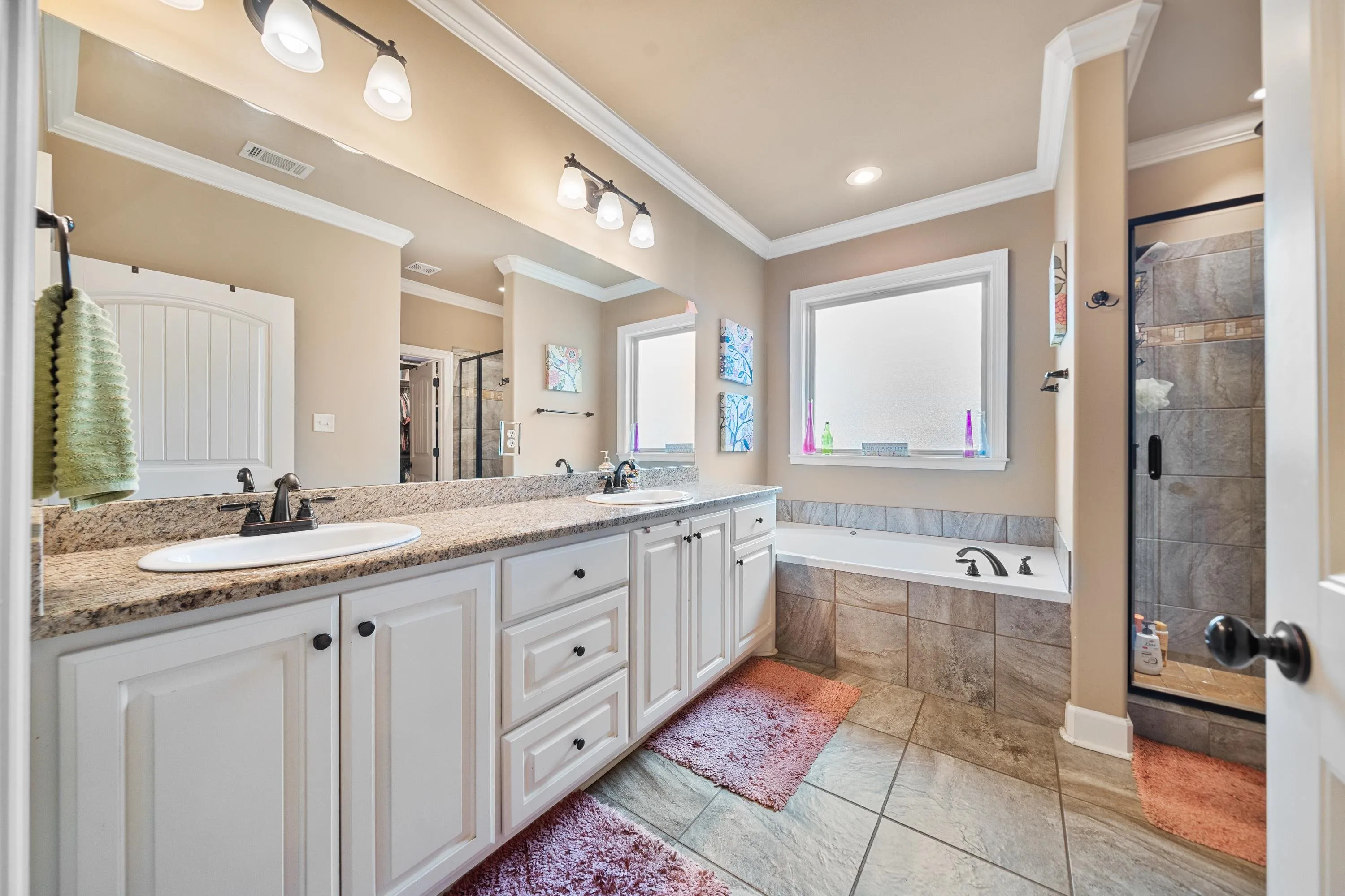 Property at 15111  Angus - Image 33