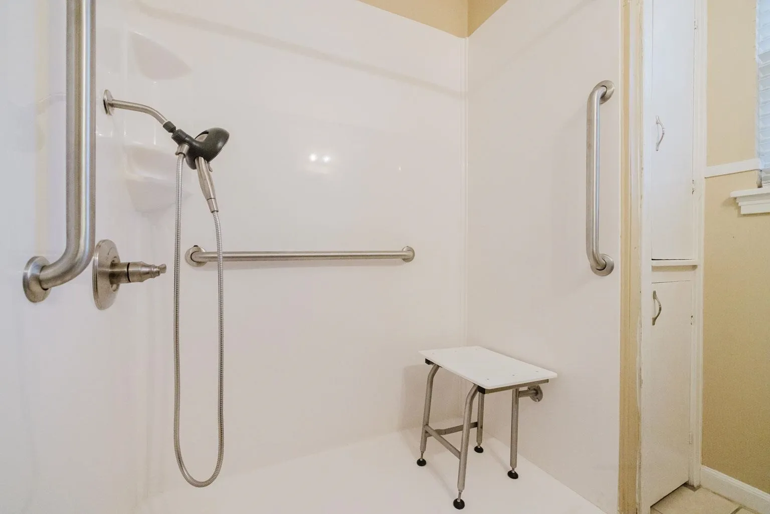 Property at 624  Dalewood - Image 16