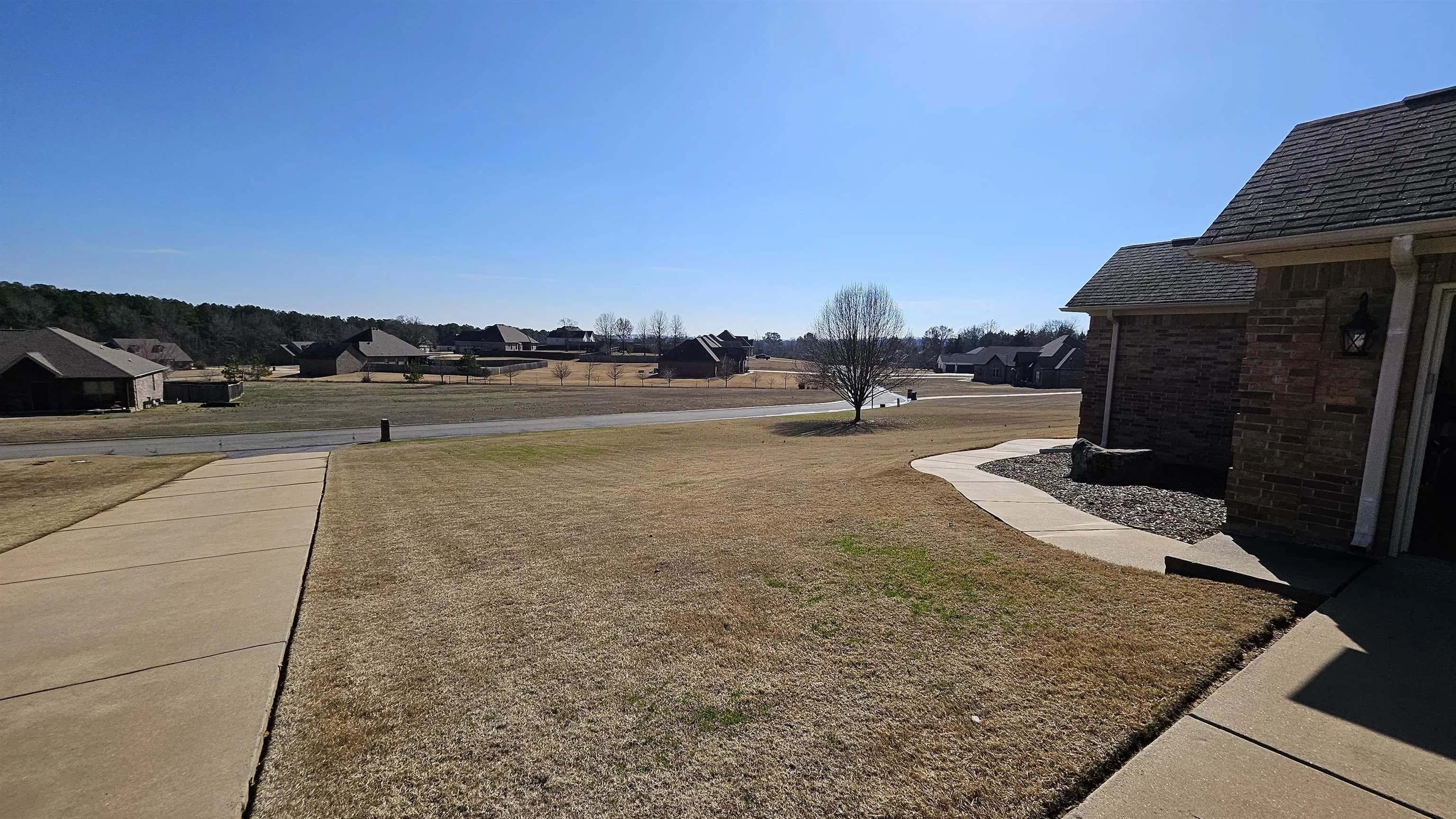 Property at 17  Sablewood - Image 6