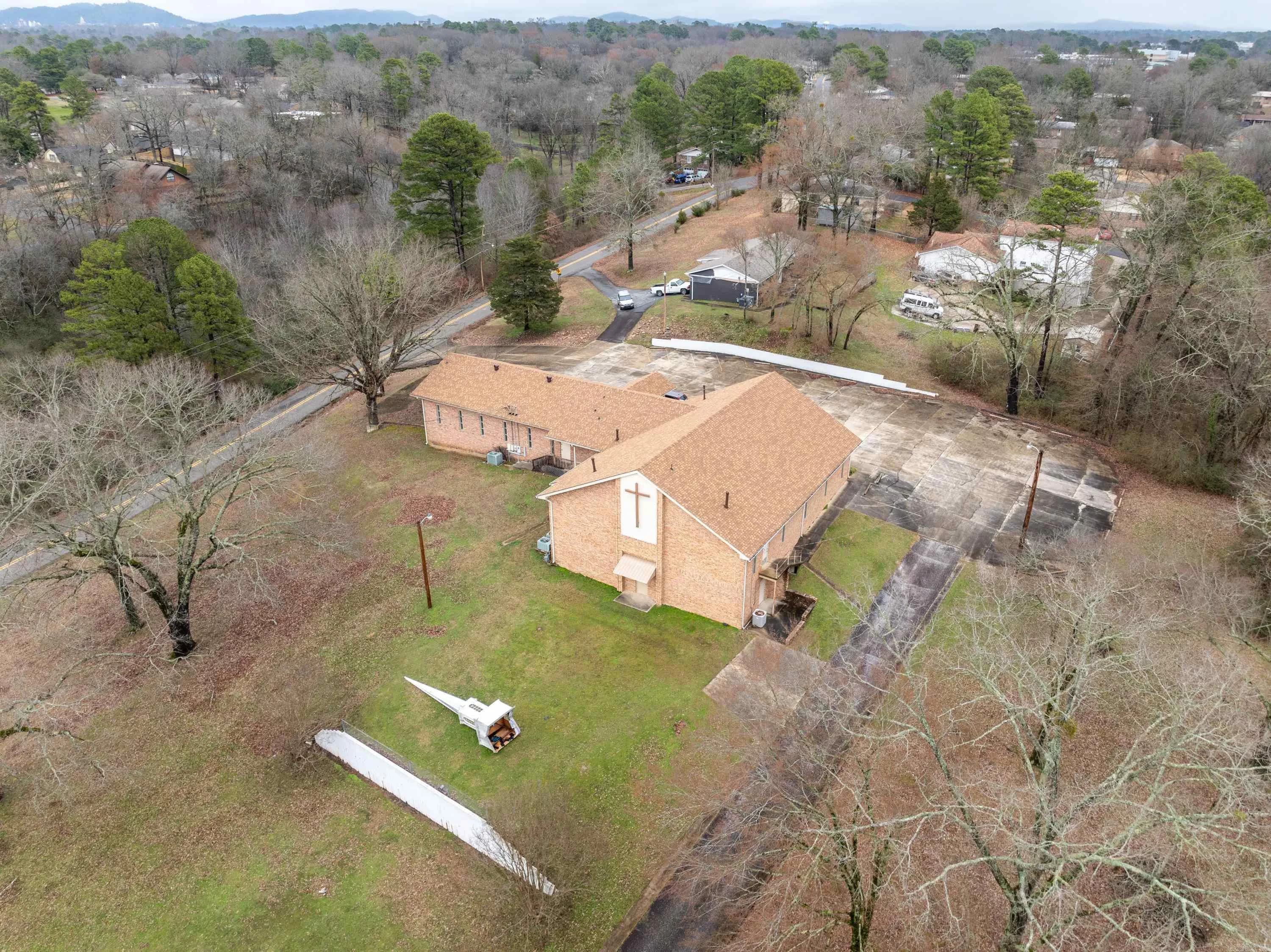 Property at 1315  Leonard - Image 13