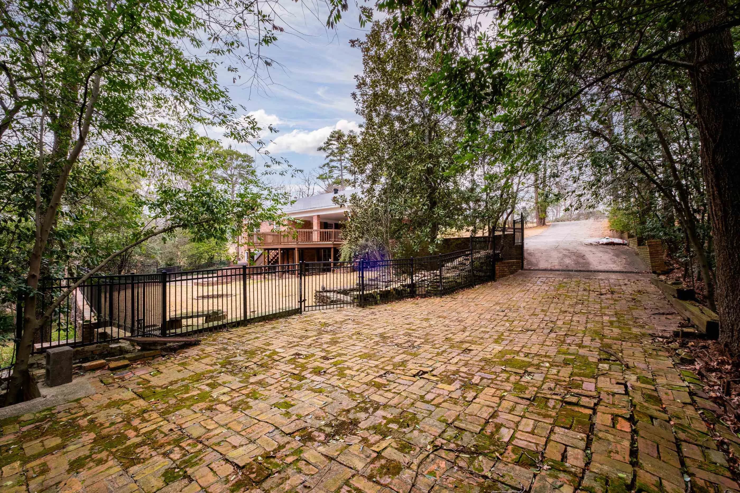 Property at 8  Robinwood - Image 39