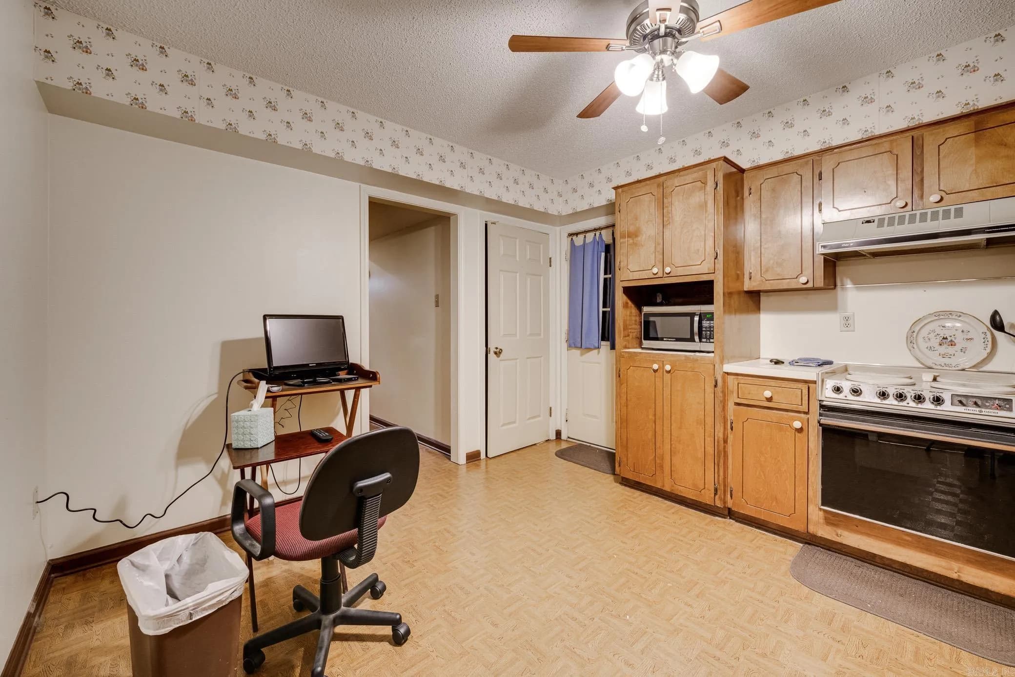 Property at 15  Laura - Image 10