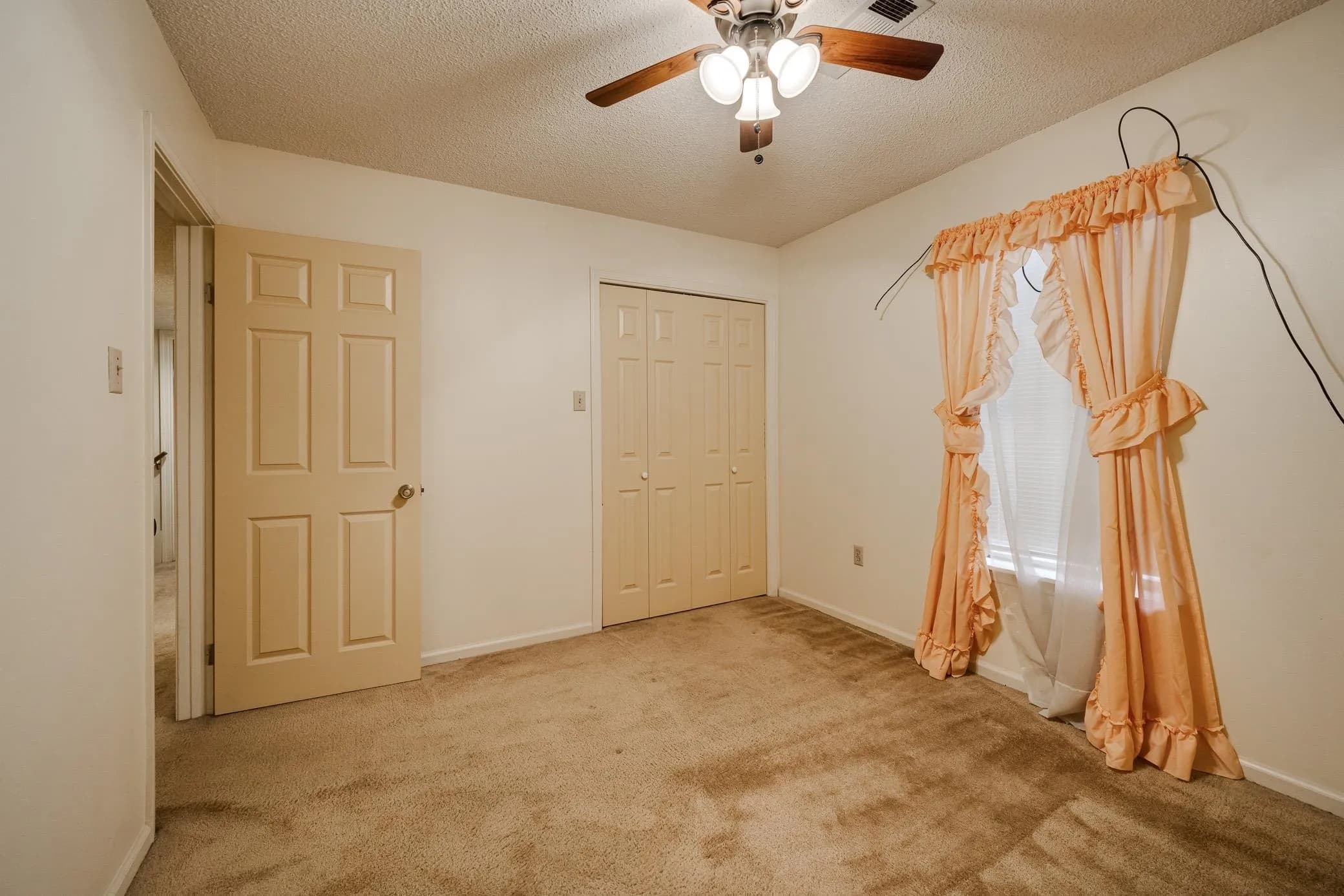 Property at 15  Laura - Image 19