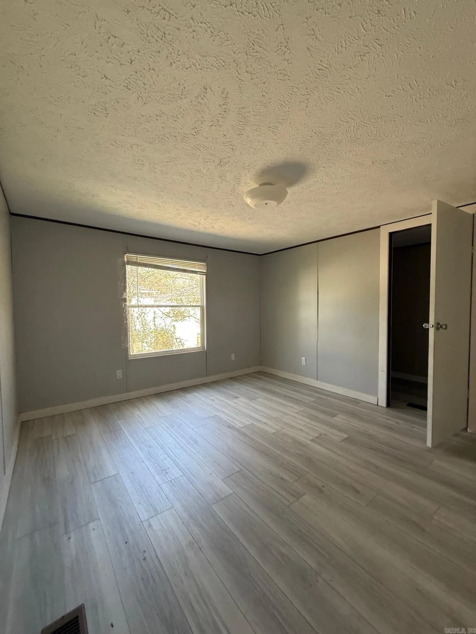 Property at 100  Springwood, 16 - Image 4