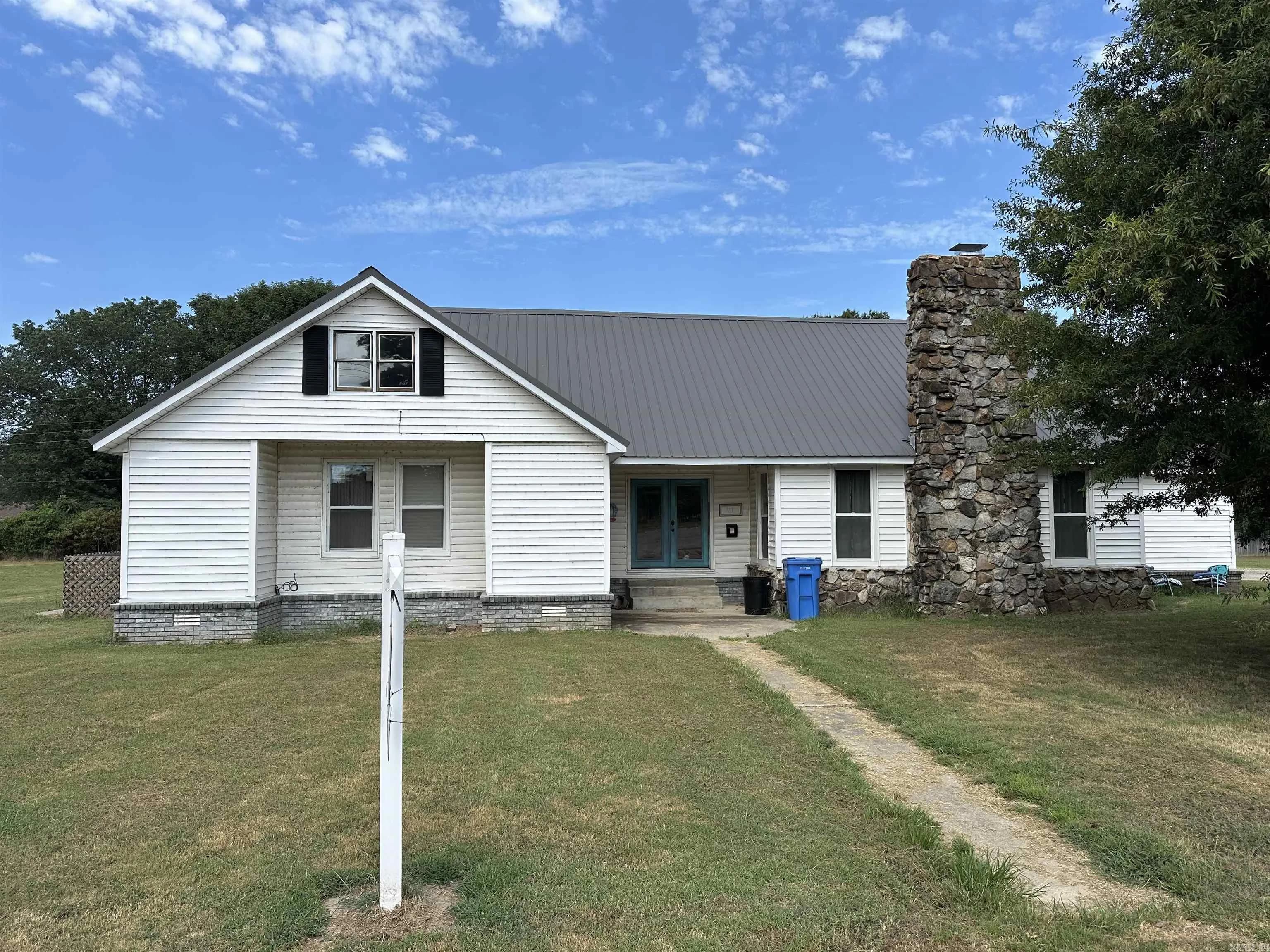 Property at 111  Mark - Image 1