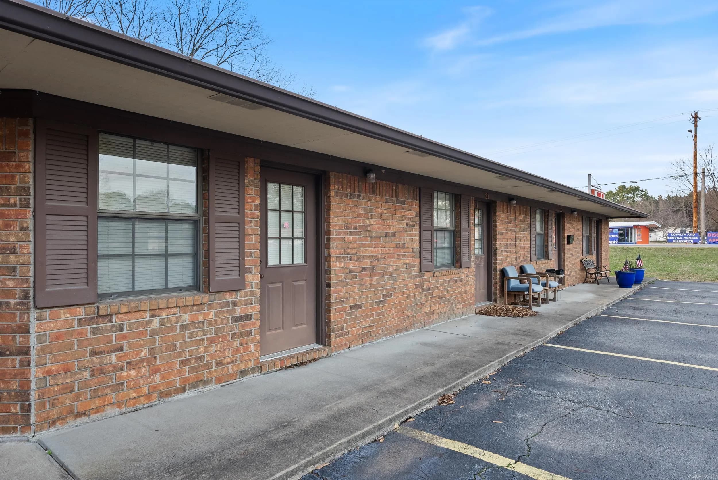 Property at 27  Macarthur - Image 7