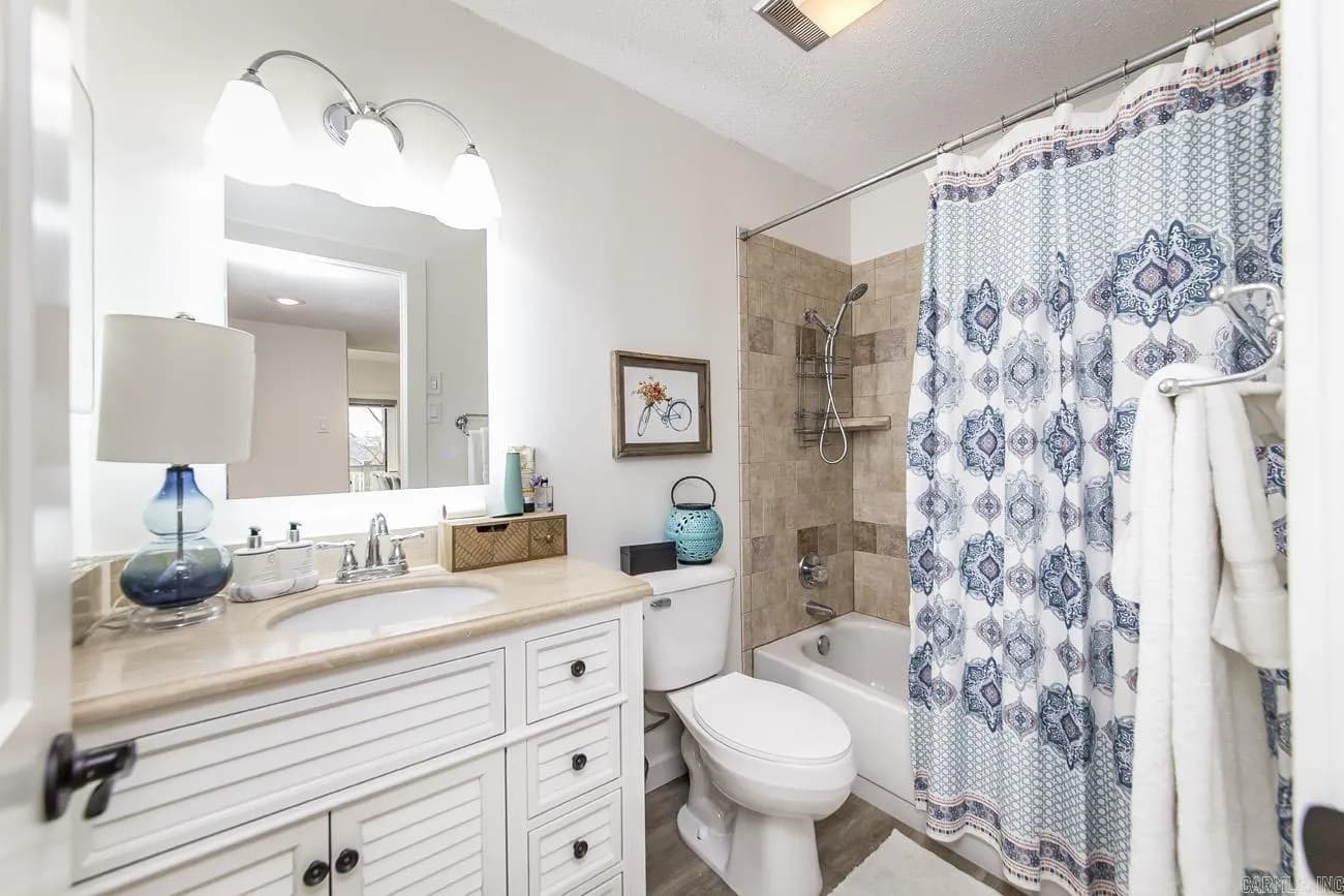 Property at 125  Chelsea, 33 - Image 20