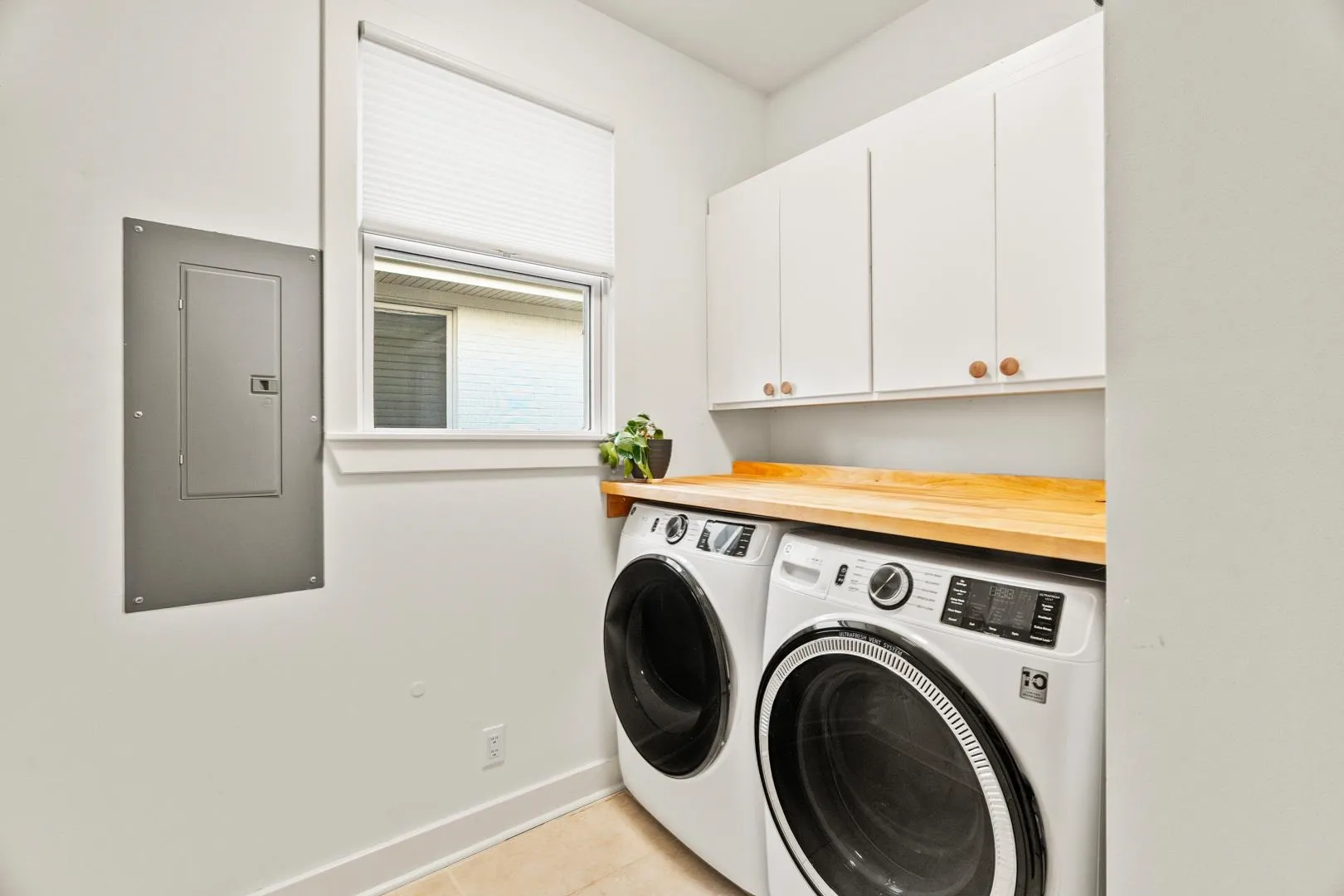 Property at 1605 N Tyler - Image 30