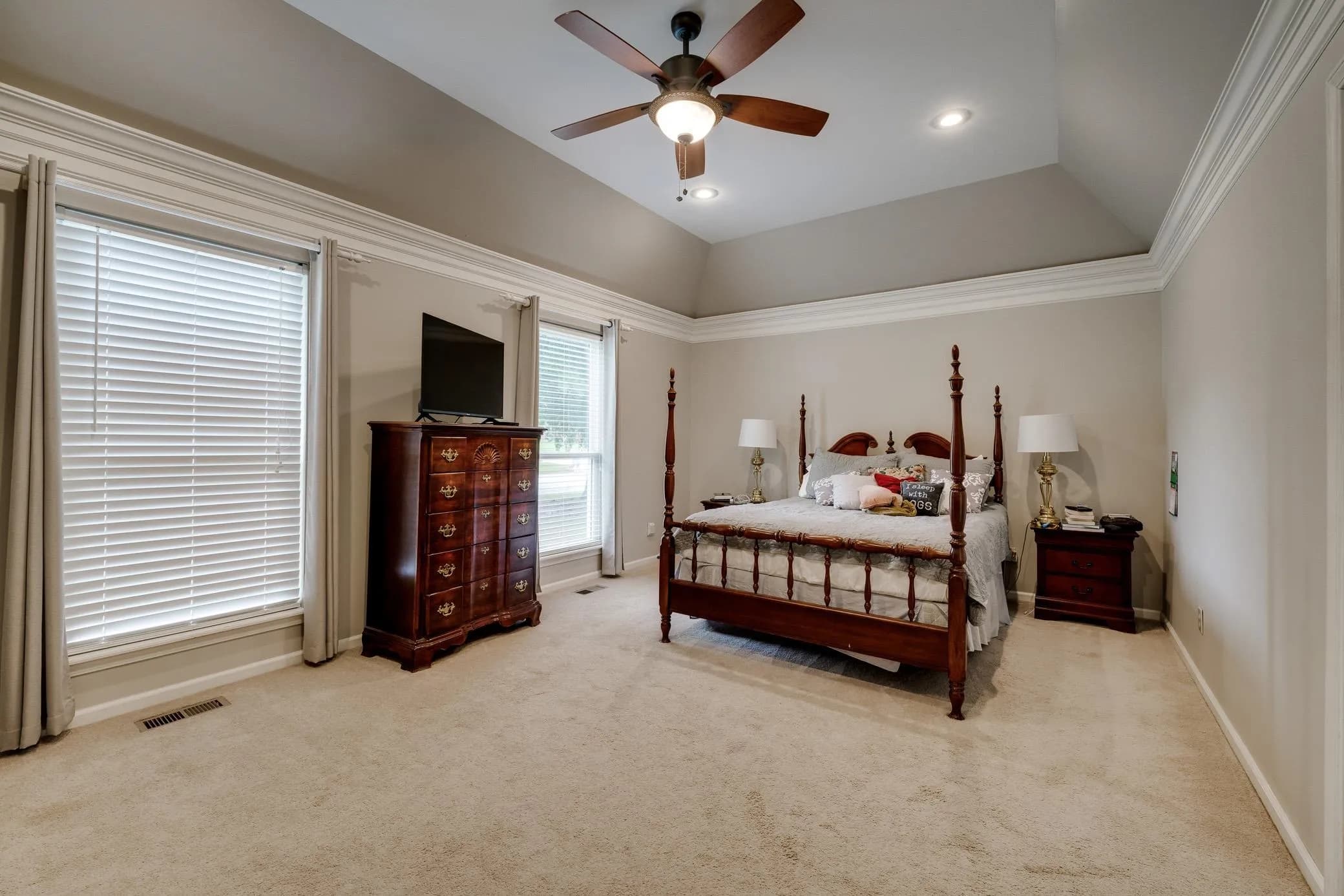 Property at 1202  Dogwood - Image 20