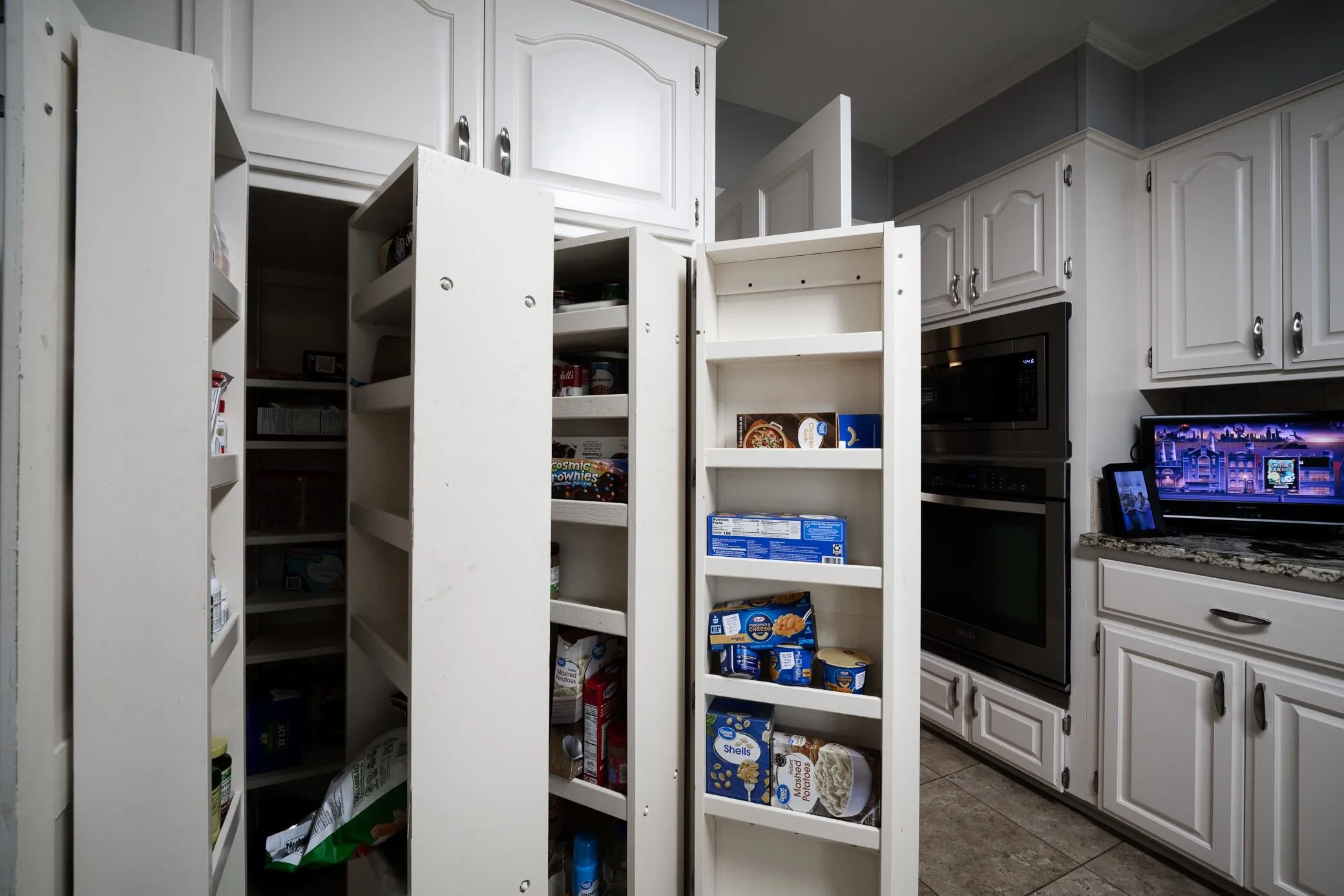 Property at 1202  Dogwood - Image 12