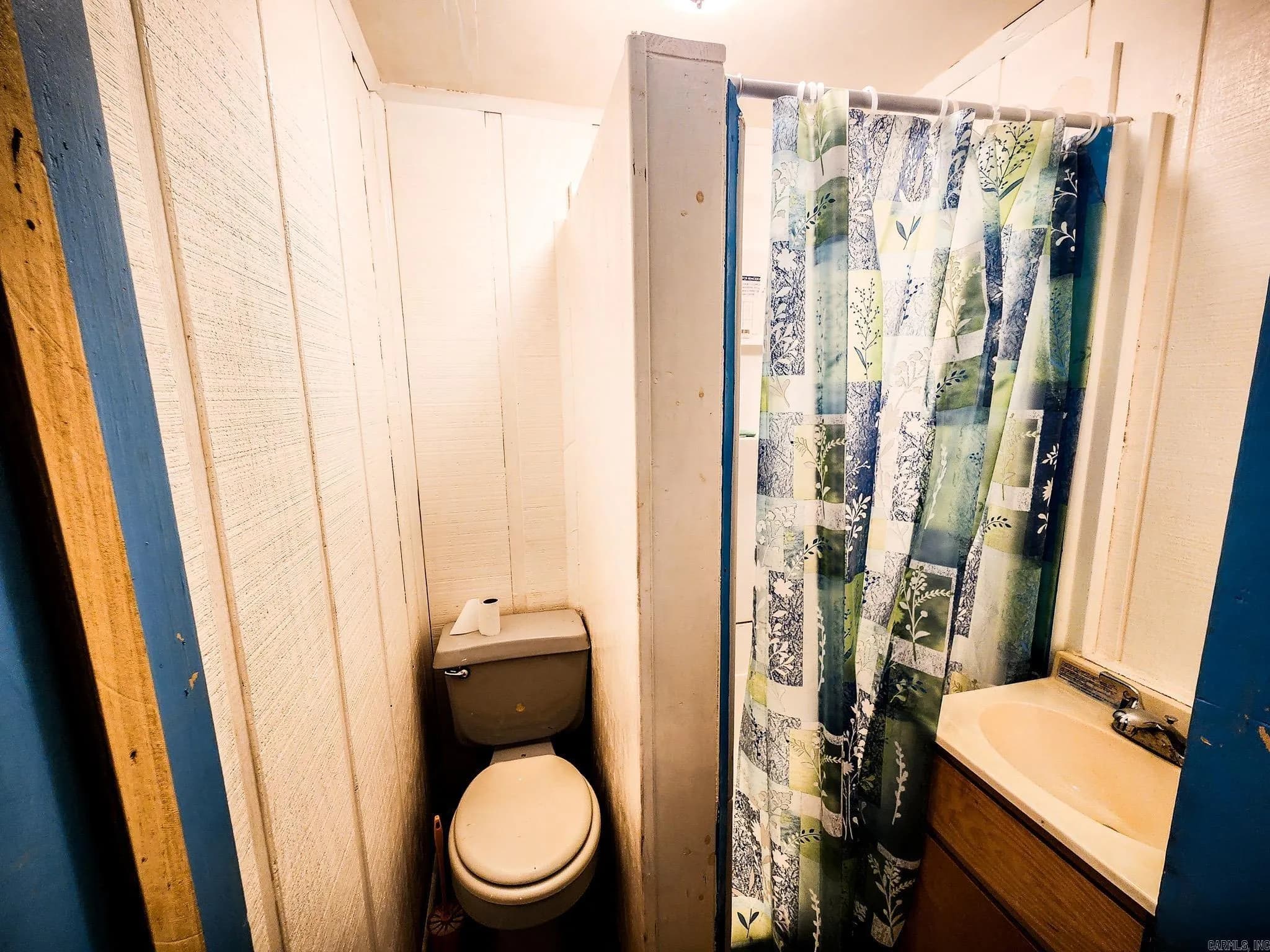Property at 868  River bend - Image 13
