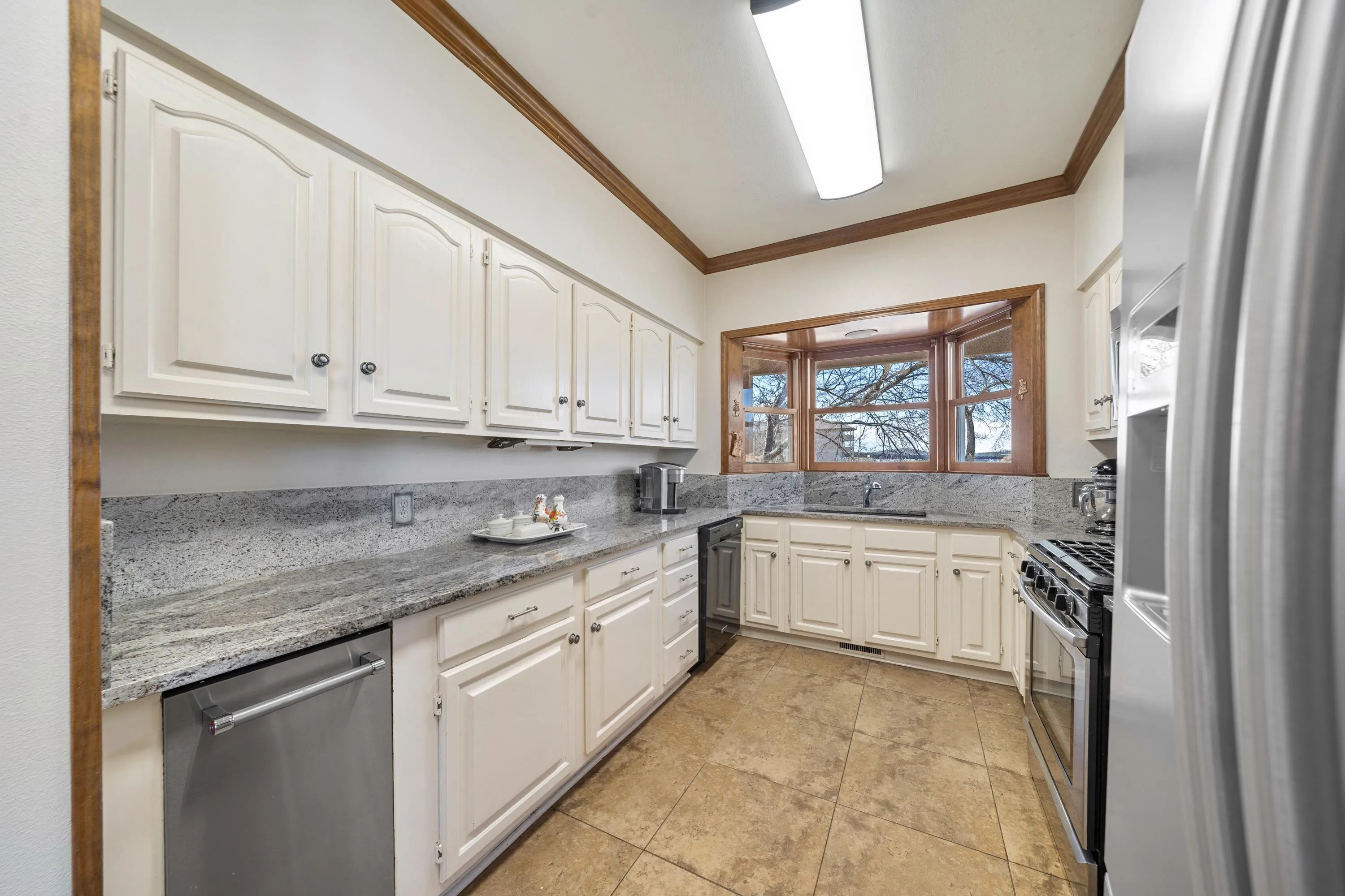 Property at 217  Lookout, 7 - Image 9