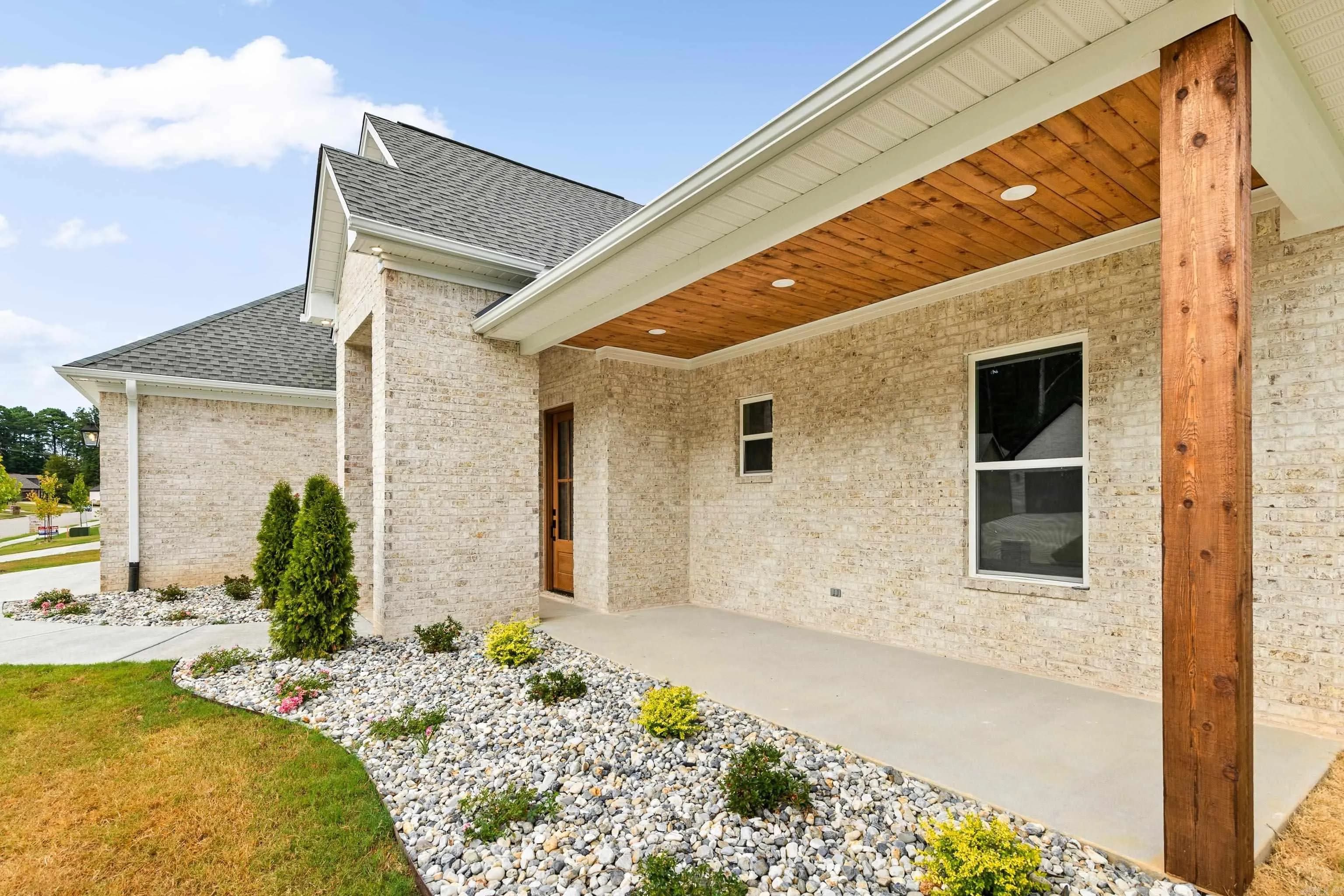 Property at 8004 N Shoreline - Image 3