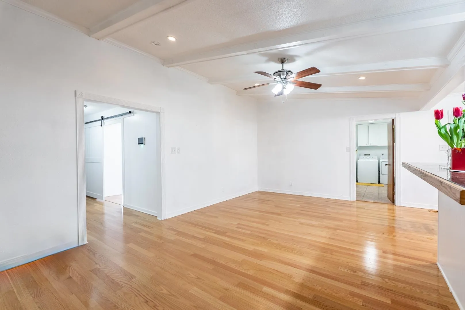 Property at 1113 E Maryland - Image 9