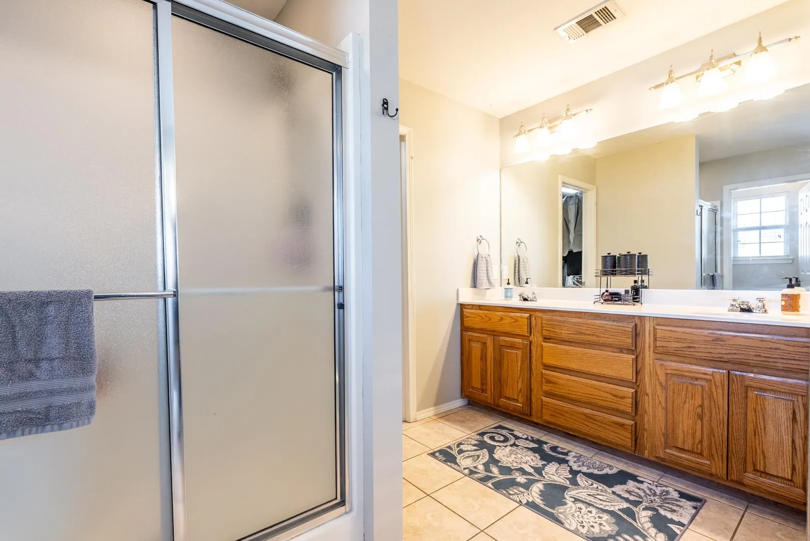 Property at 815  Elkhart - Image 17