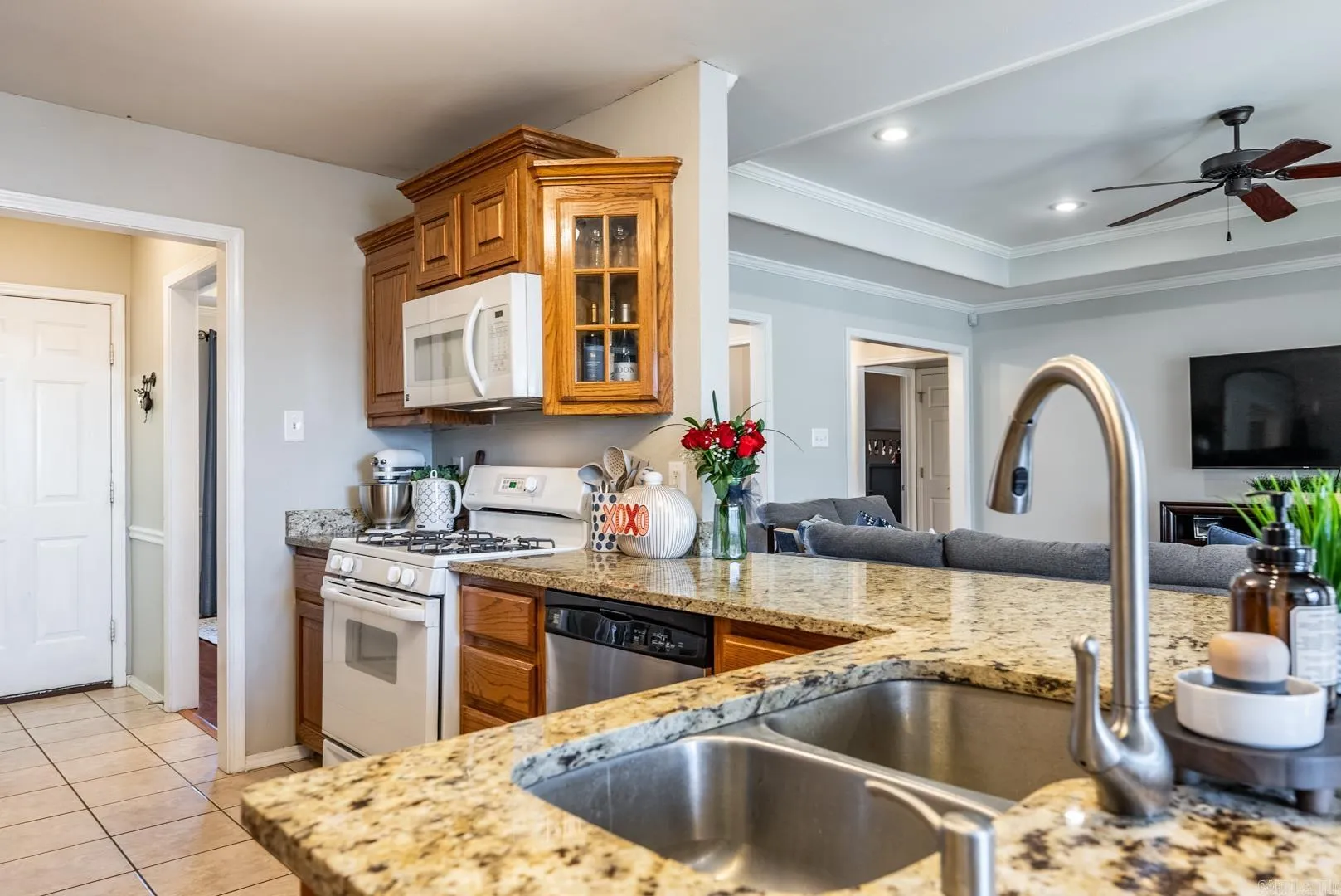 Property at 815  Elkhart - Image 6