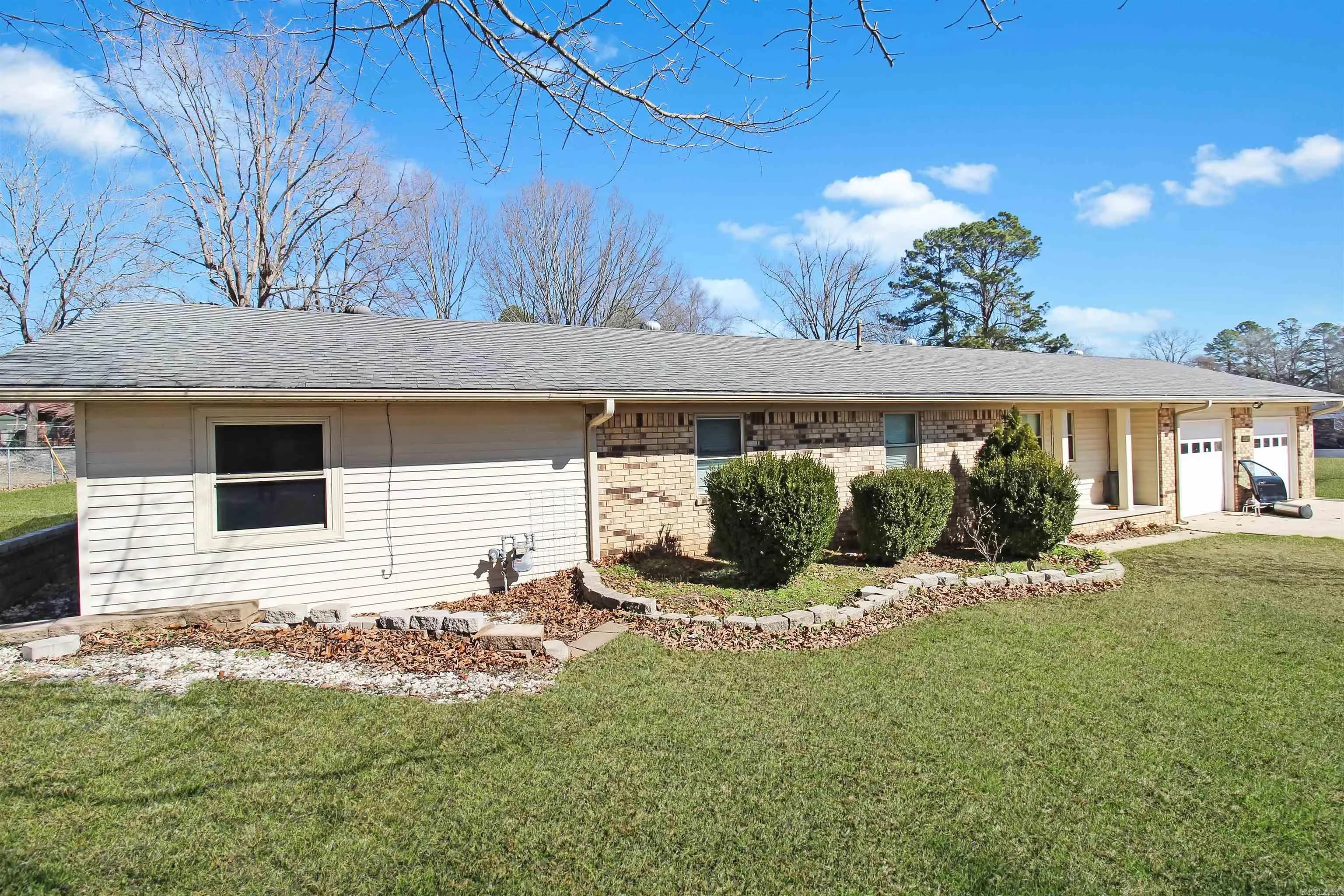 Property at 1302 W Seventh - Image 1