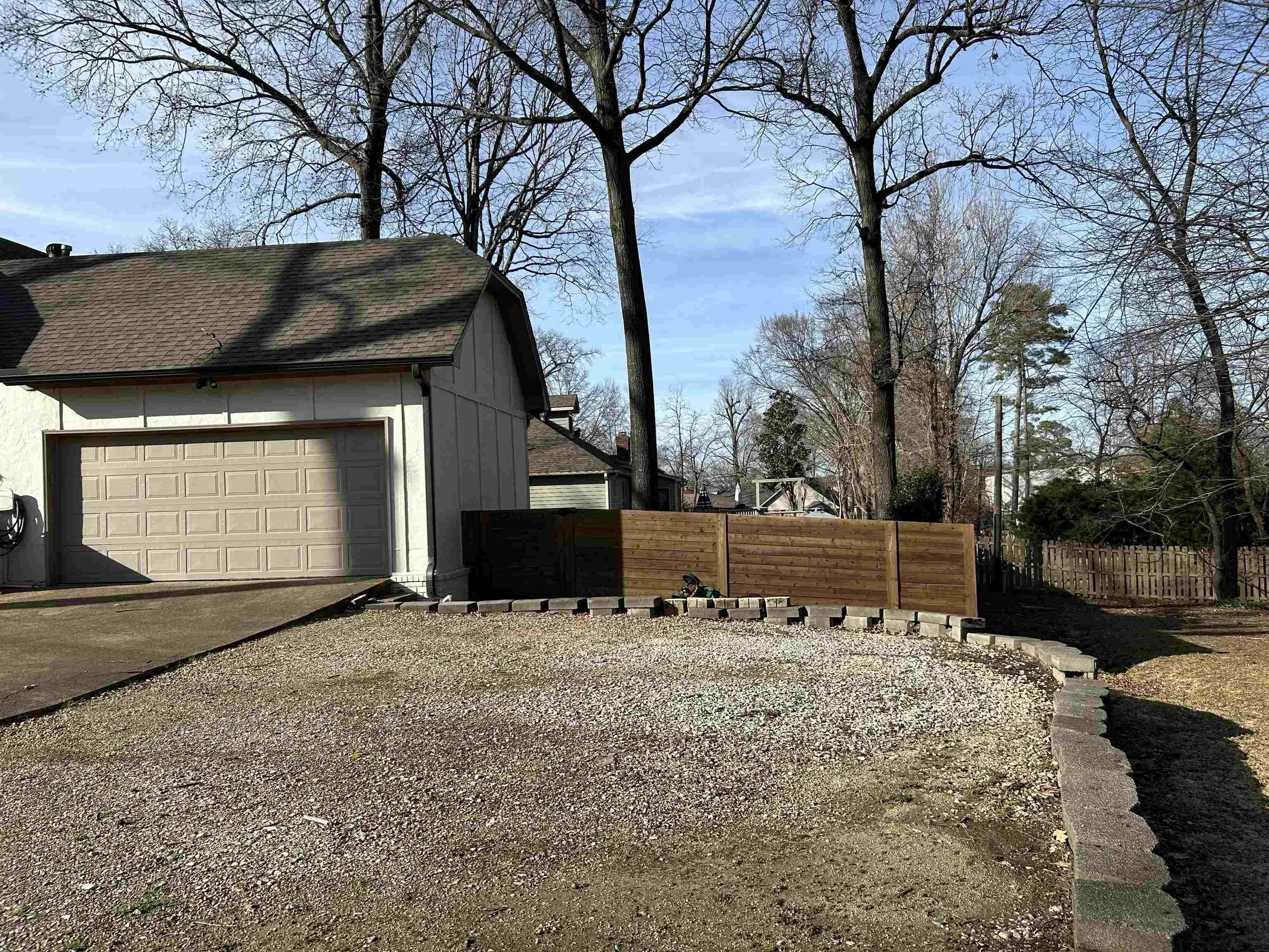 Property at 1000 E Lakeshore - Image 4