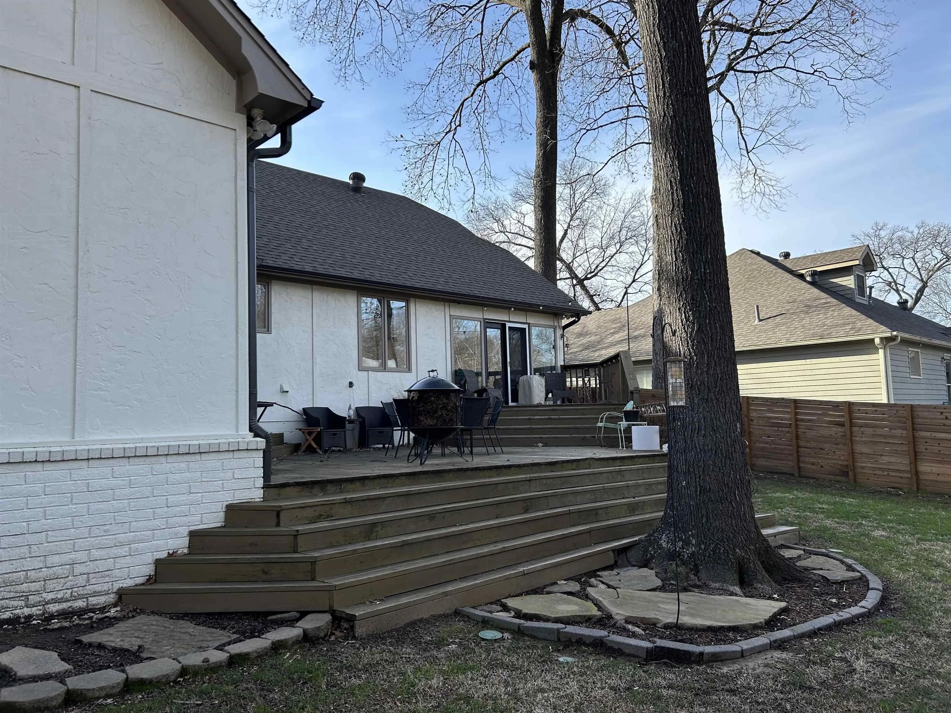 Property at 1000 E Lakeshore - Image 33