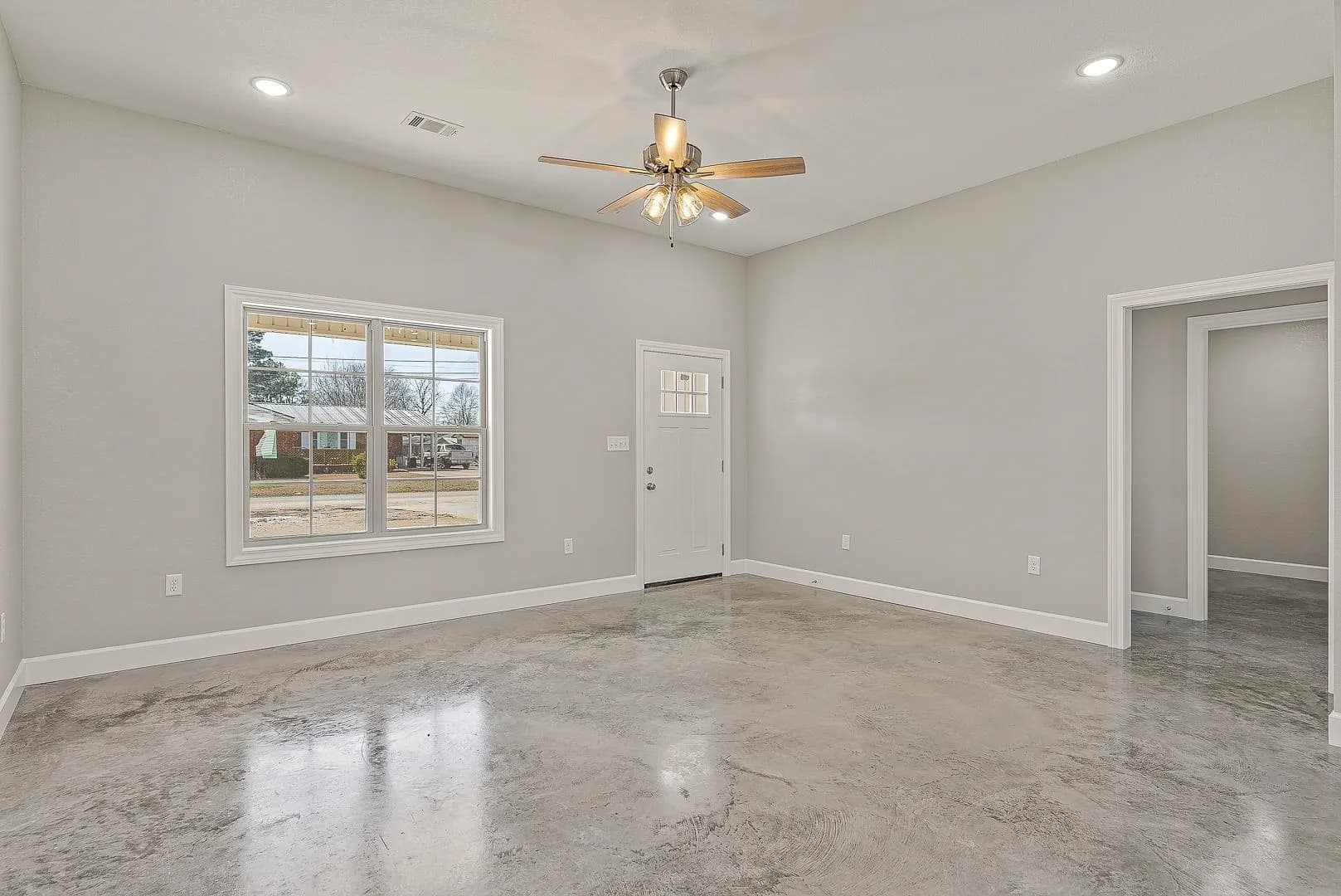 Property at 801  Pyland - Image 13