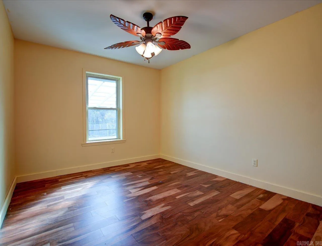 Property at 2212  Missouri - Image 27