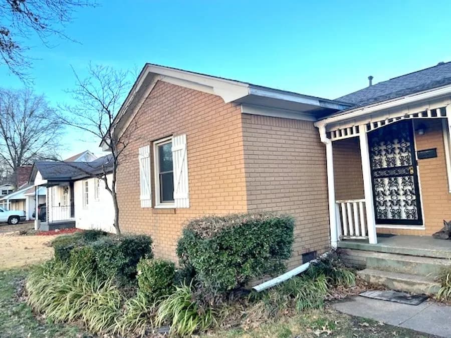 Property at 1404 N Broadway - Image 5