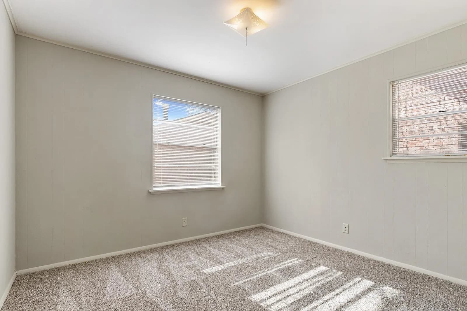 Property at 318 E Purdon - Image 14