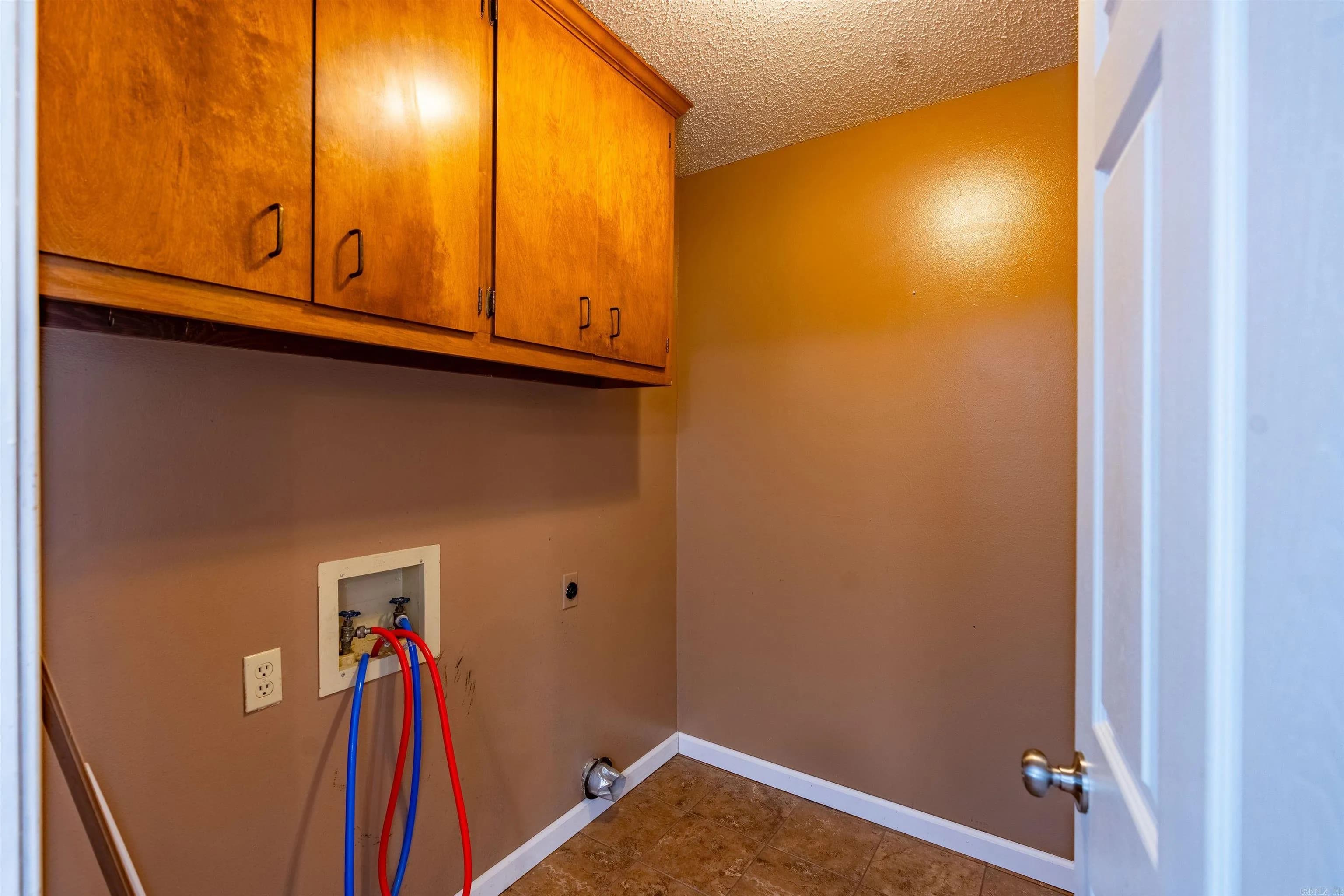 Property at 115  Cherokee - Image 17