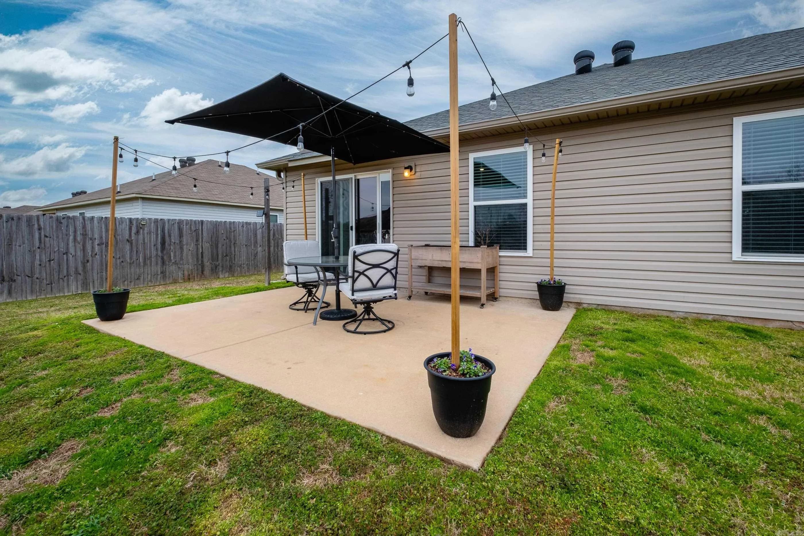 Property at 6429  Amalie - Image 41
