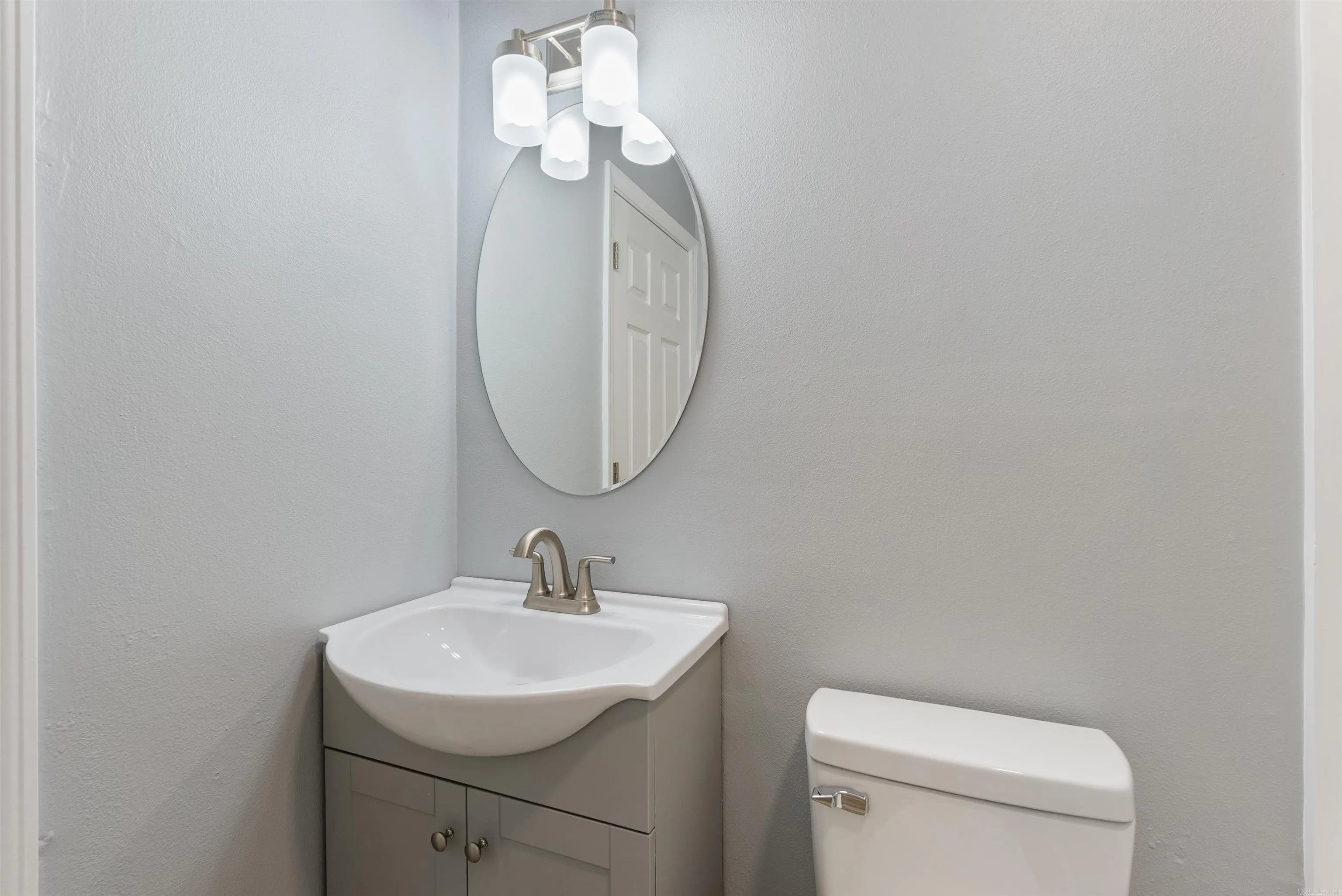 Property at 611  Lenora - Image 9