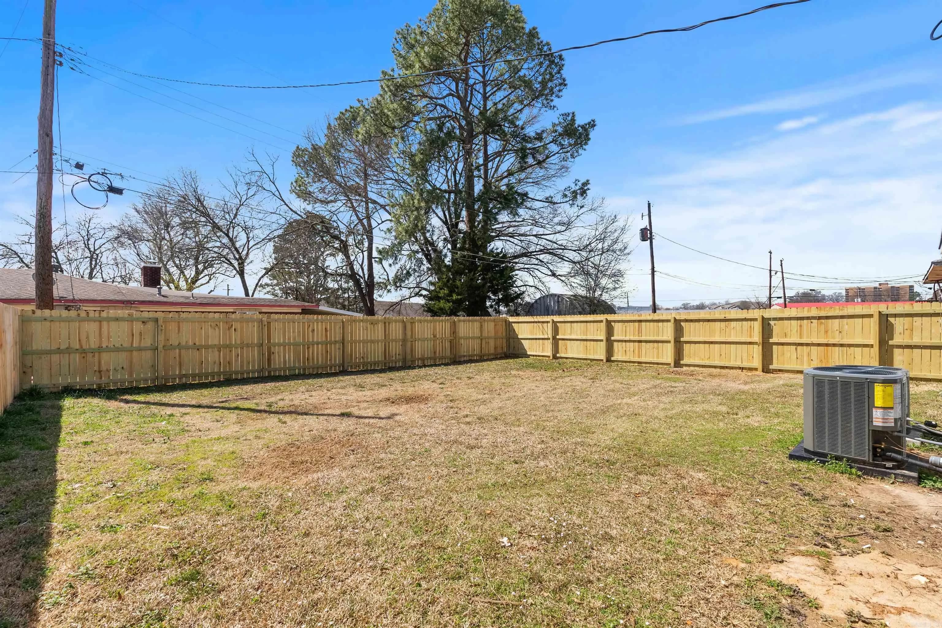 Property at 613  Lenora - Image 11