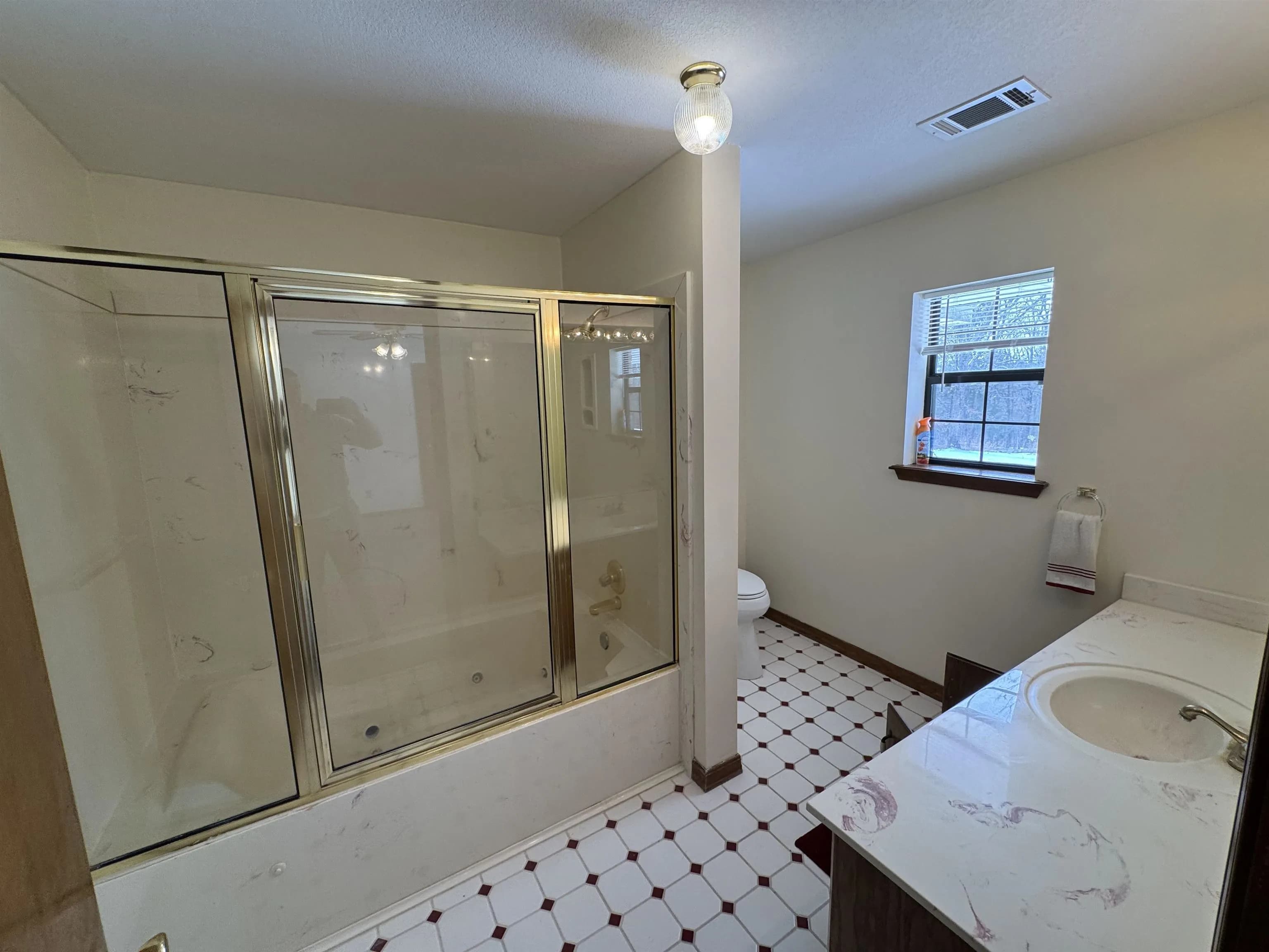 Property at 3010 E Justice - Image 8