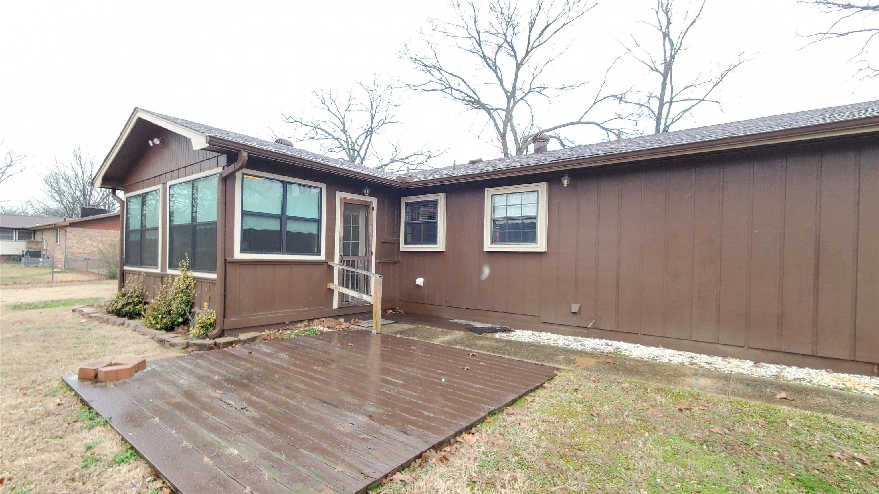 Property at 101  Hickory - Image 34