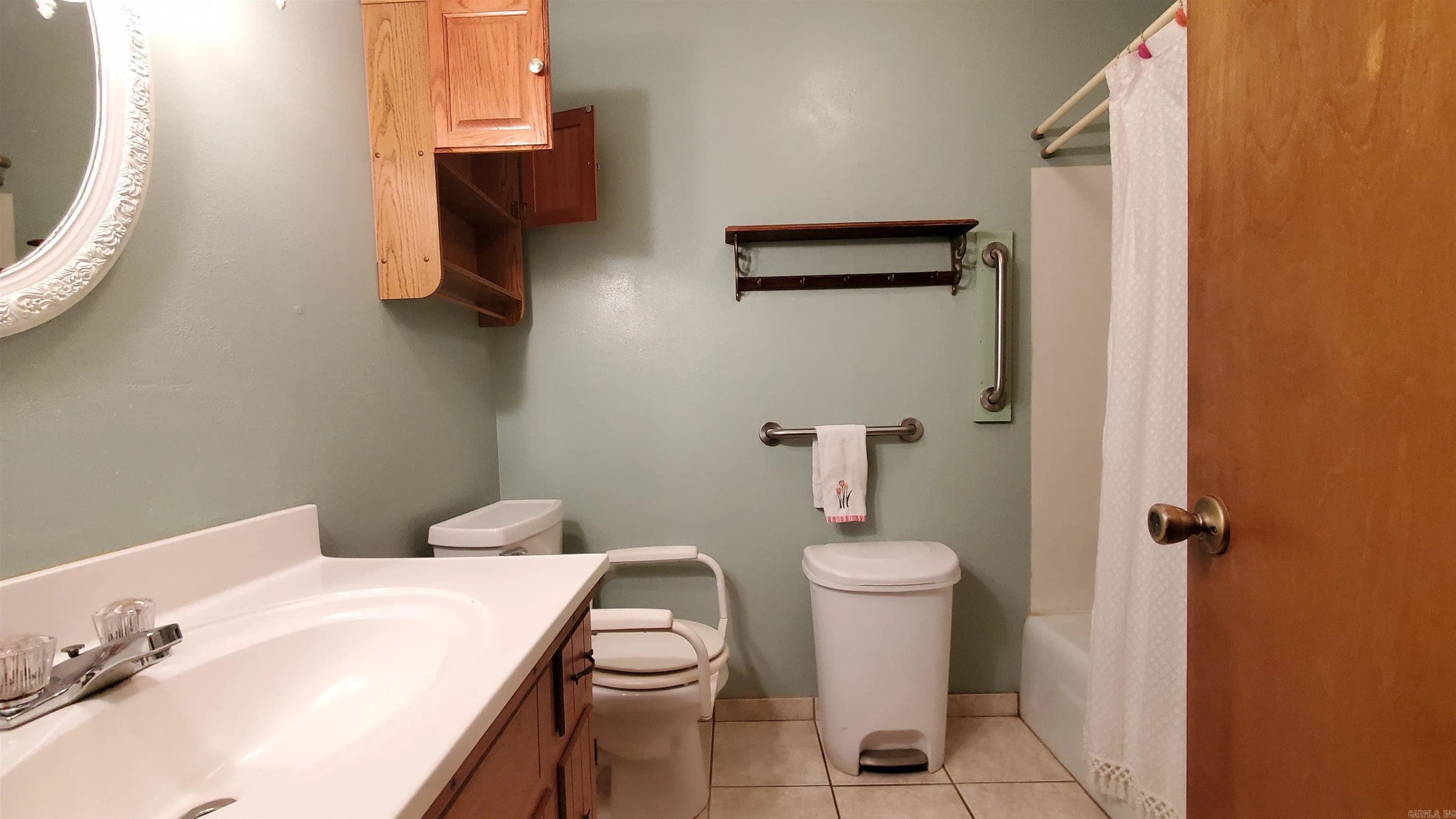 Property at 101  Hickory - Image 25