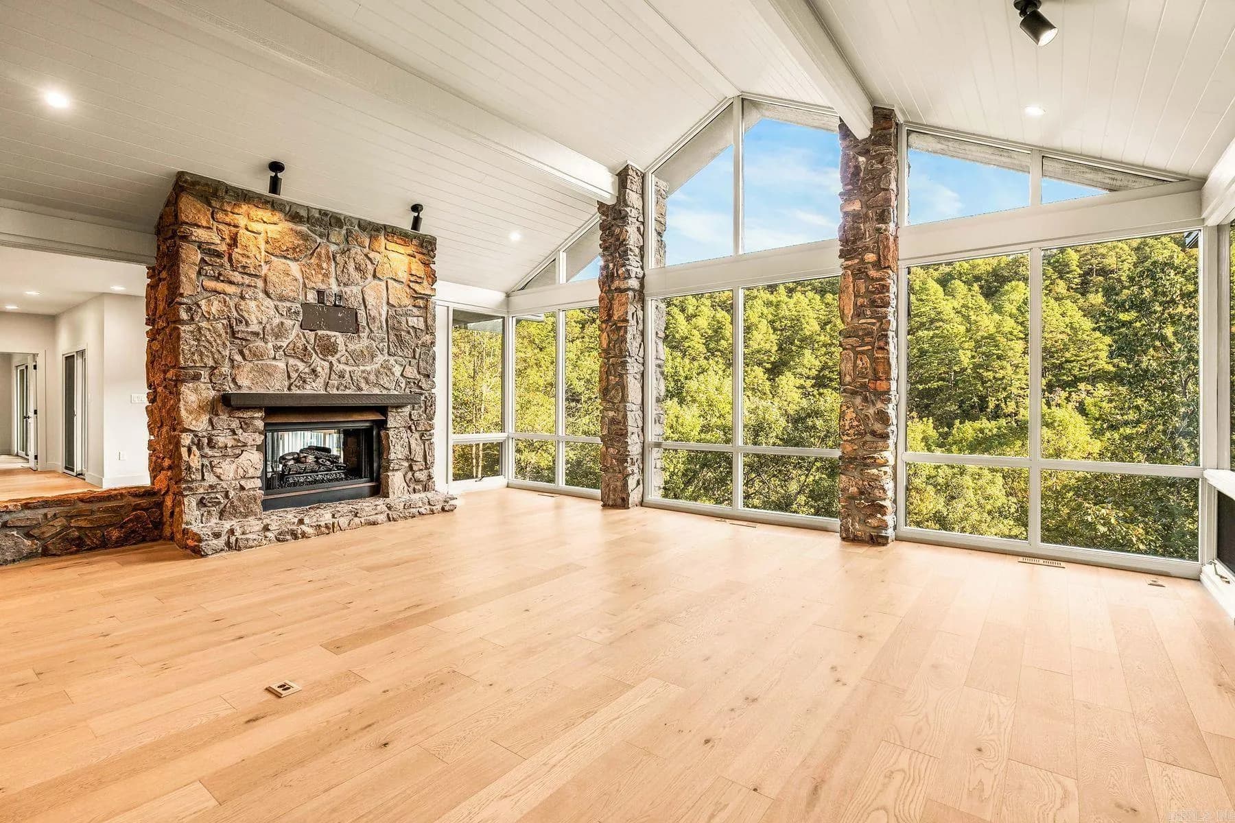 Property at 26  Kingston - Image 7